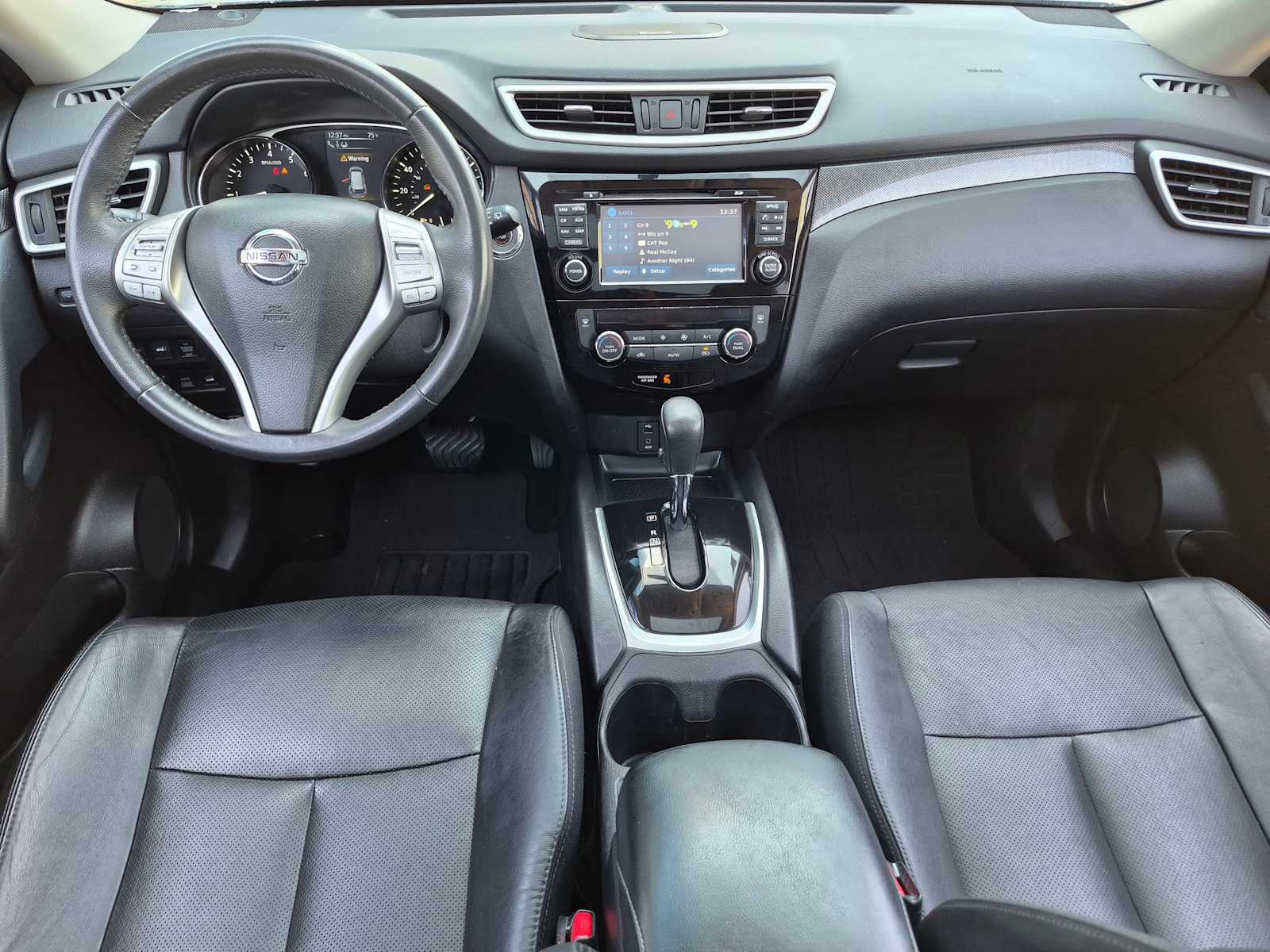 Thumbnail: 2015 Nissan Rogue - 16