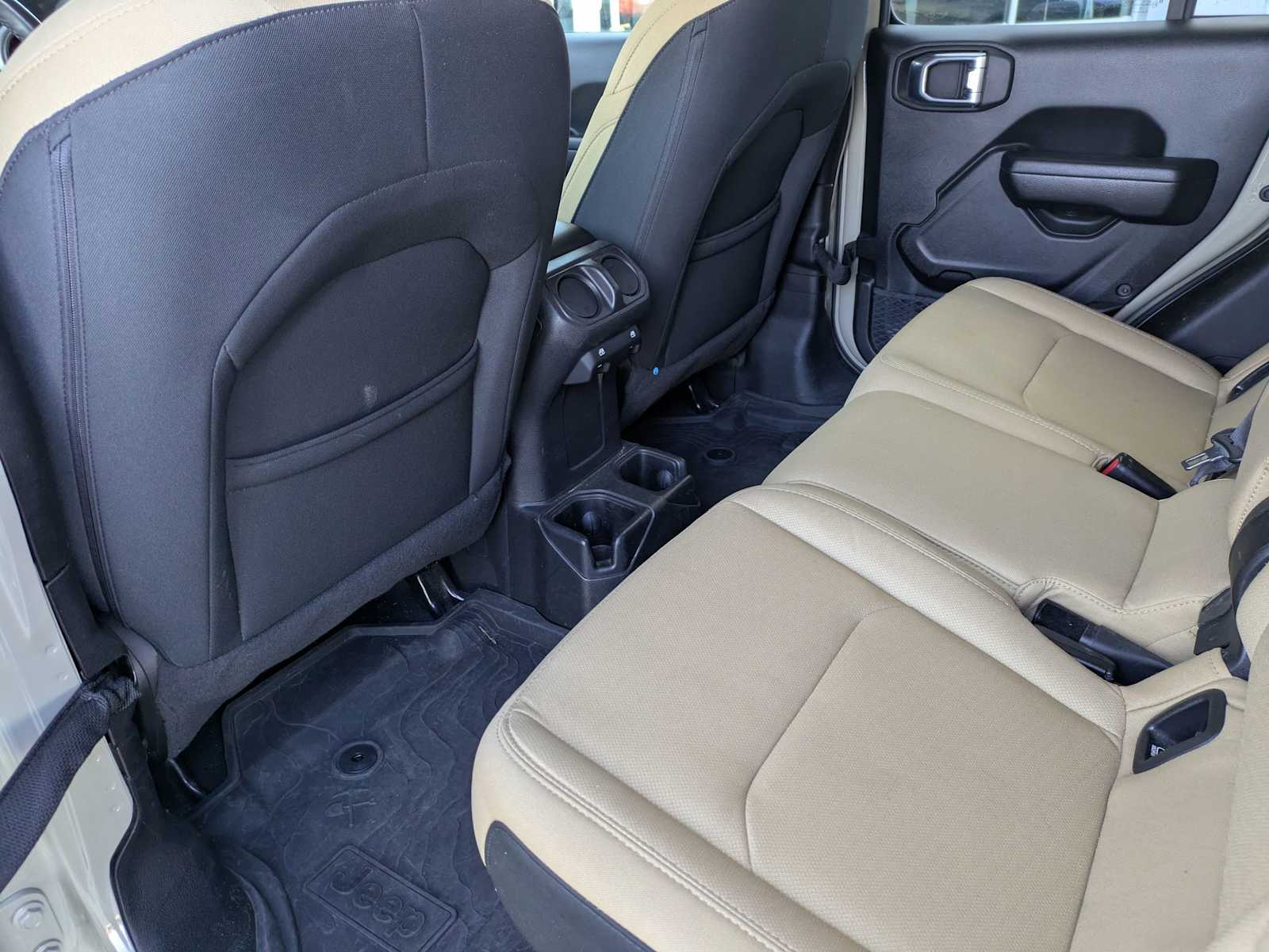 Thumbnail: 2022 Jeep Gladiator - 15