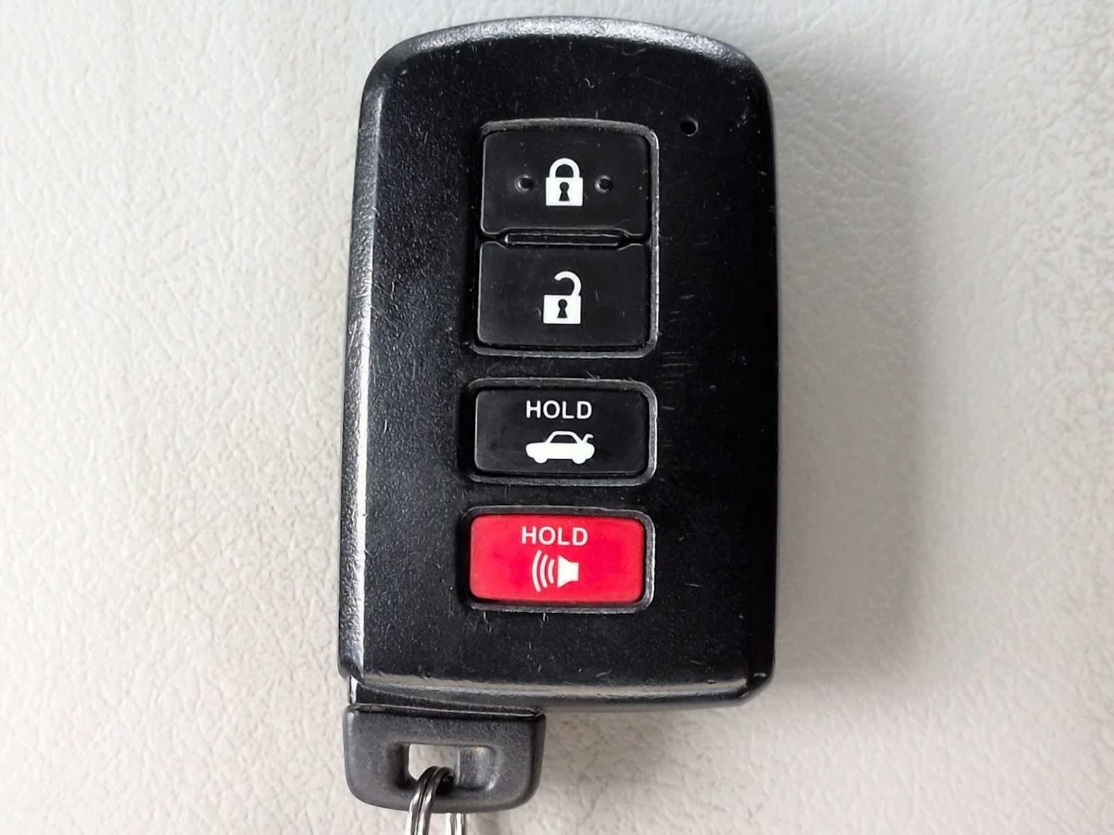 Thumbnail: 2014 Toyota Camry - 31