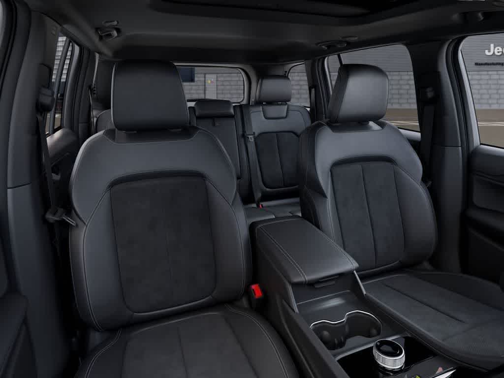 Thumbnail: 2025 Jeep Grand Cherokee - 16