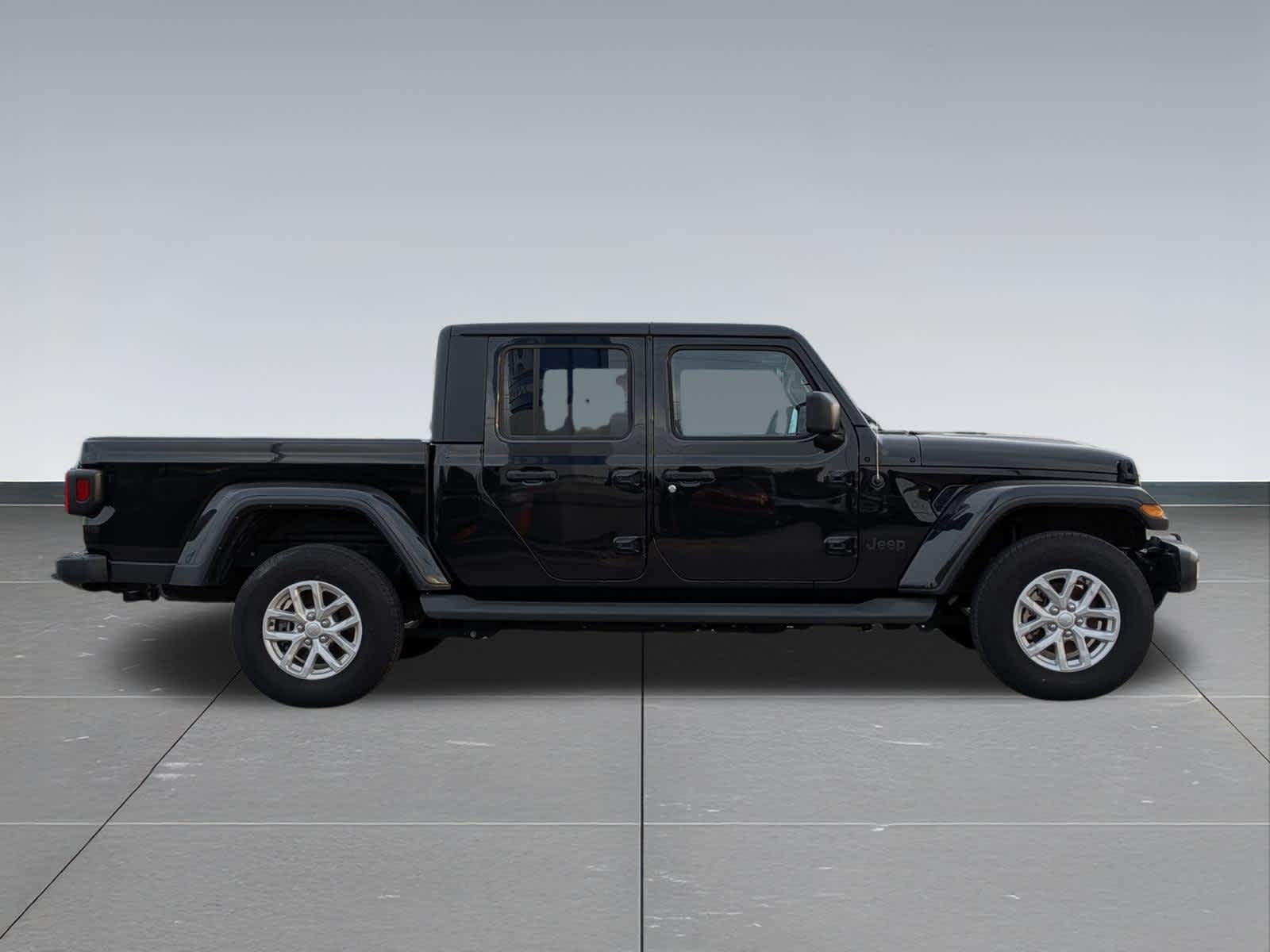 Thumbnail: 2023 Jeep Gladiator - 7