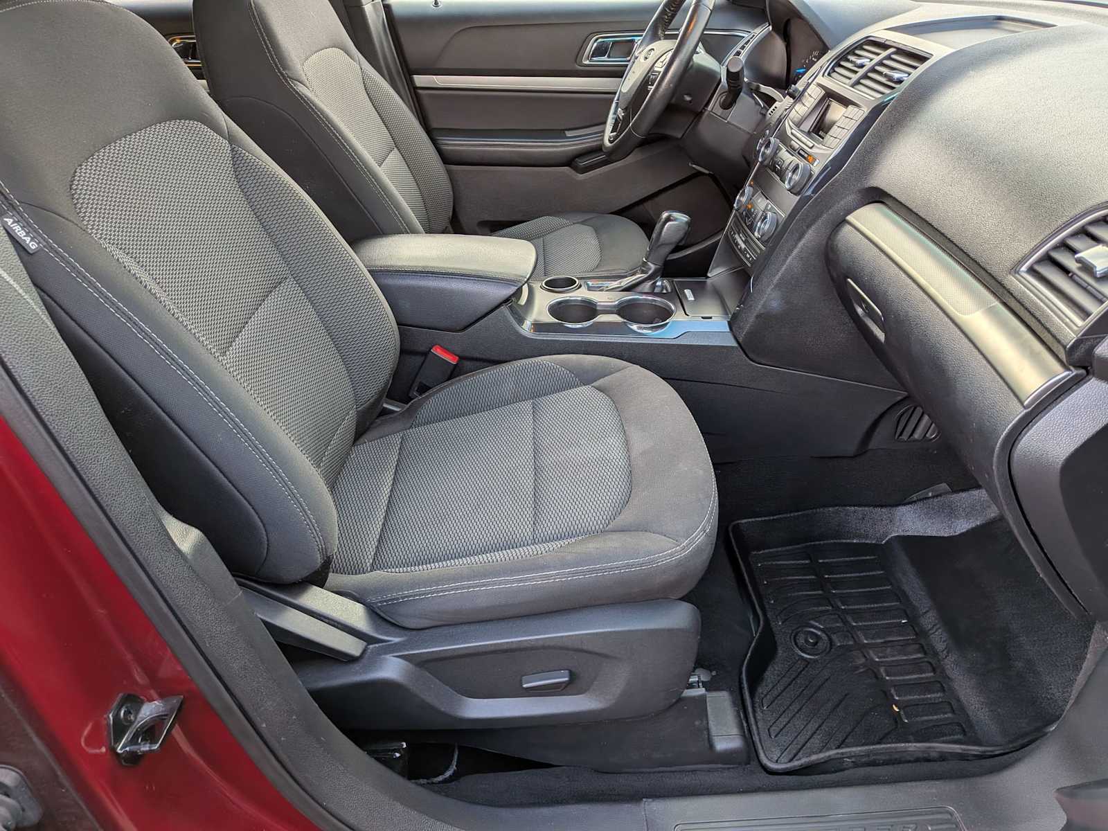 Thumbnail: 2019 Ford Explorer - 20