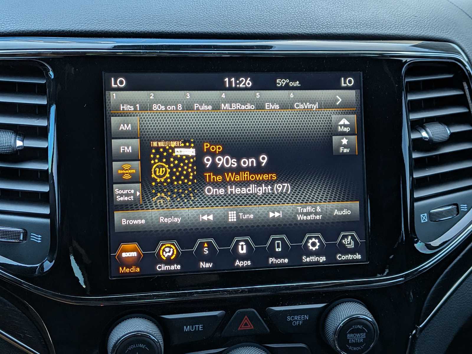 Thumbnail: 2020 Jeep Grand Cherokee - 28