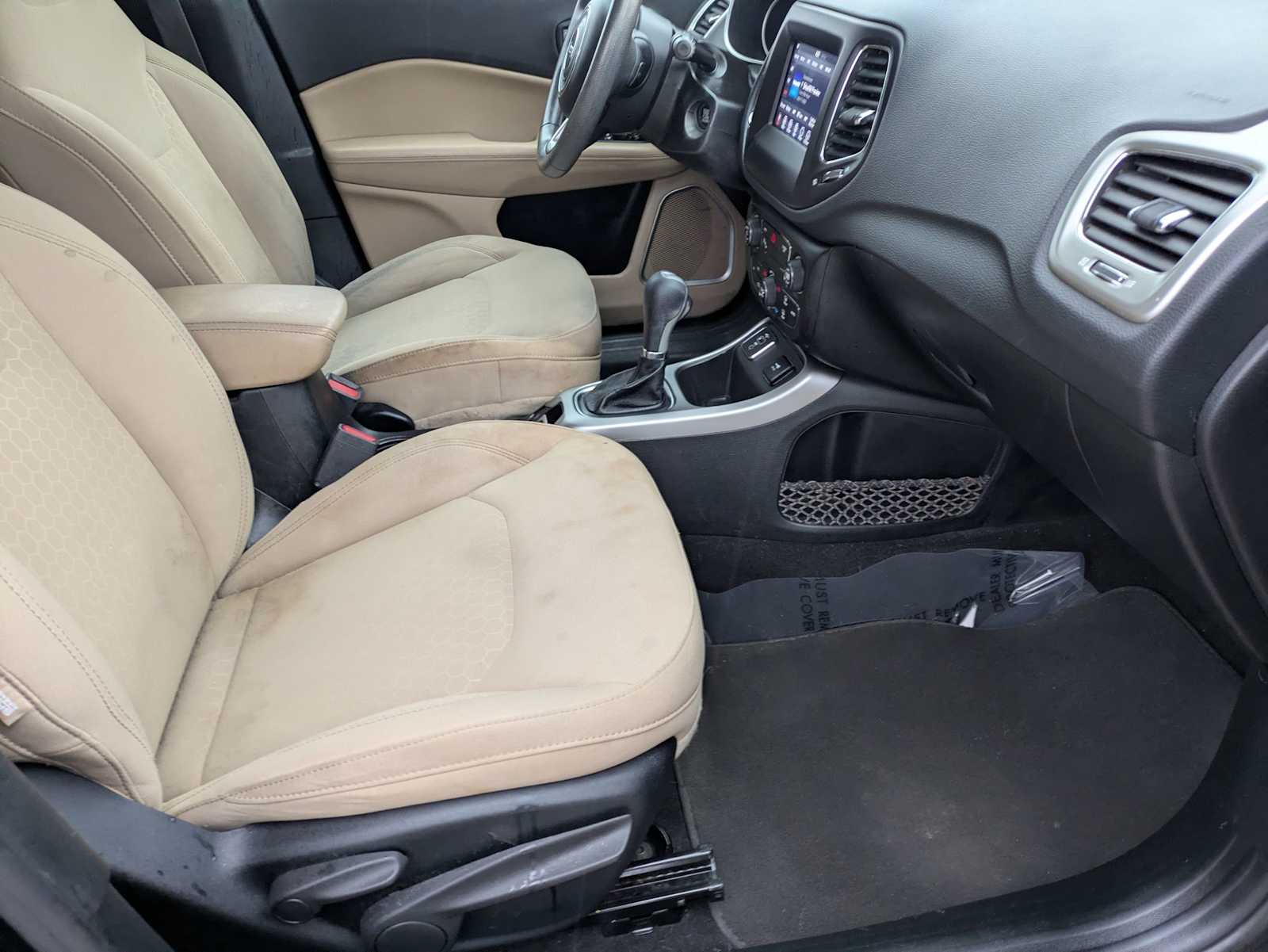 Thumbnail: 2018 Jeep Compass - 18