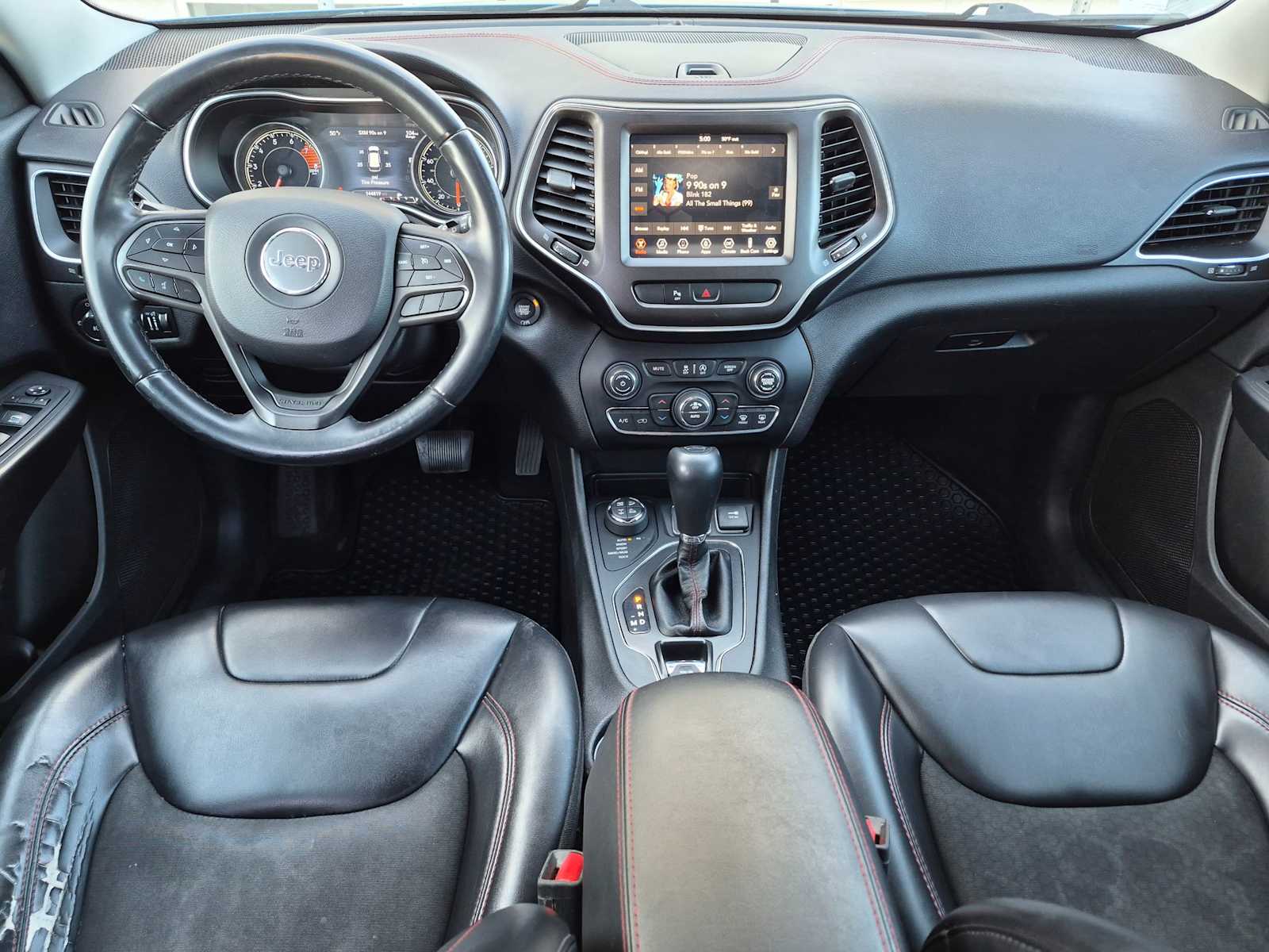 Thumbnail: 2019 Jeep Cherokee - 13