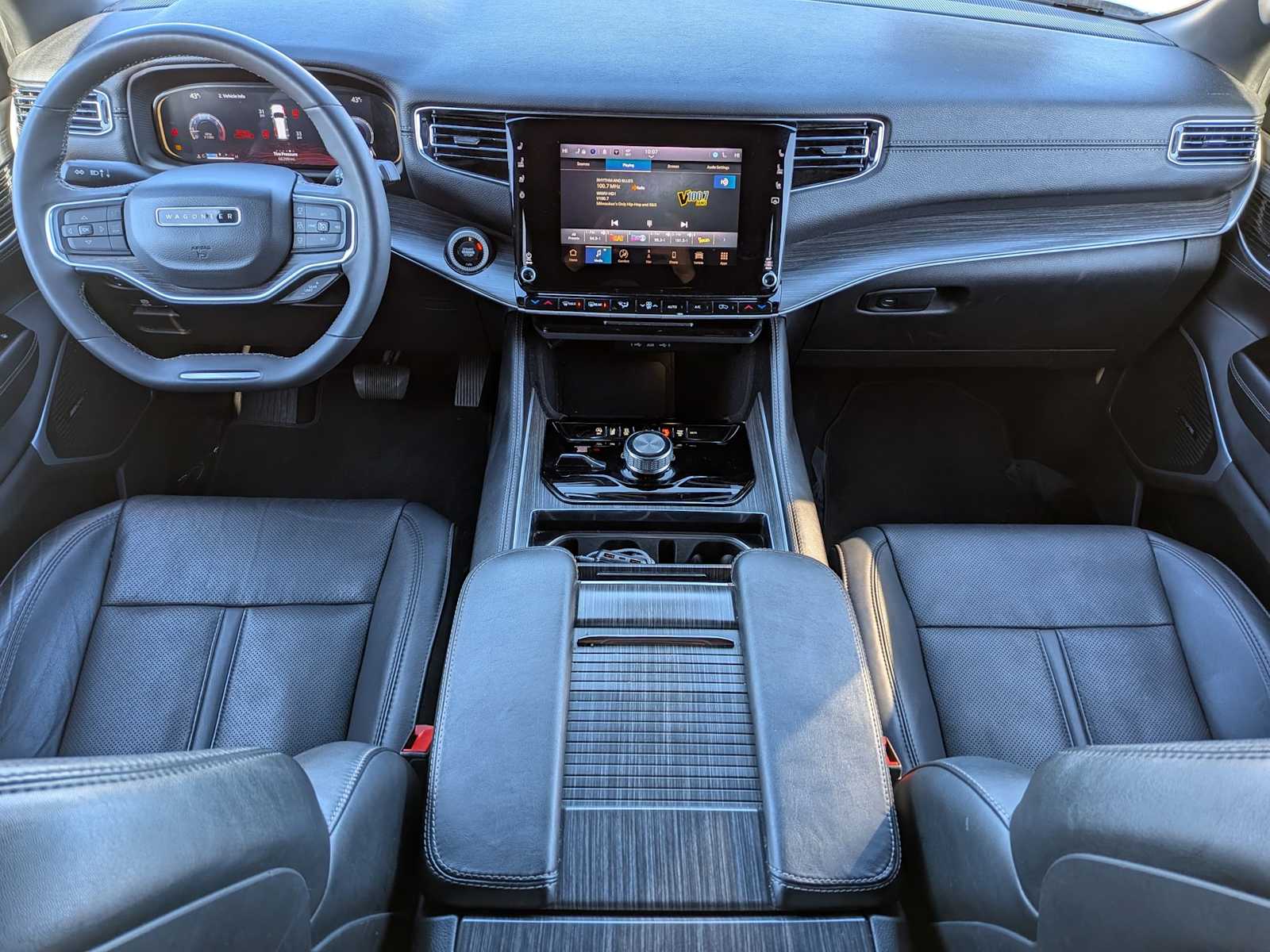 Thumbnail: 2023 Jeep Wagoneer - 14