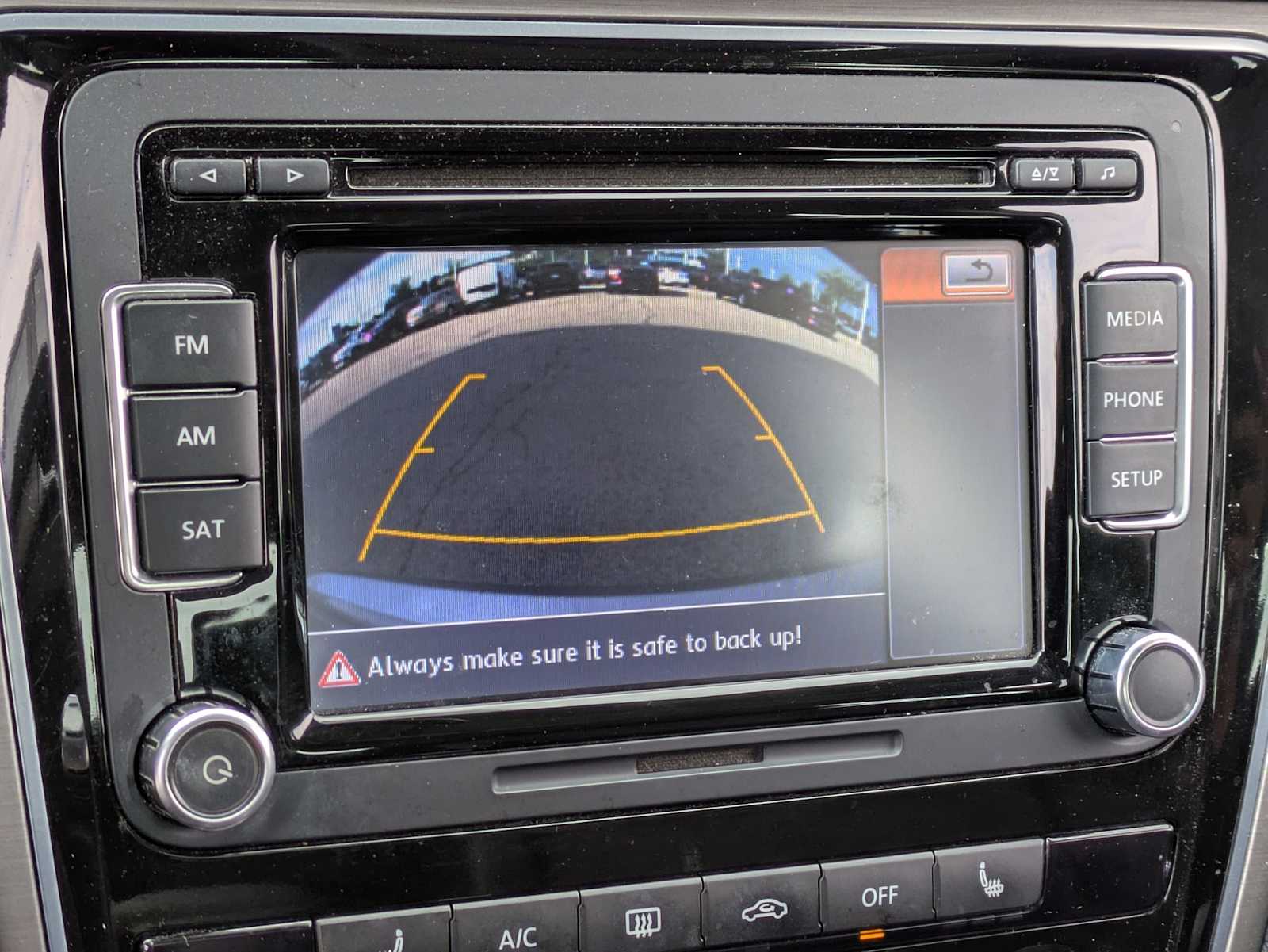 Thumbnail: 2014 Volkswagen Passat - 27