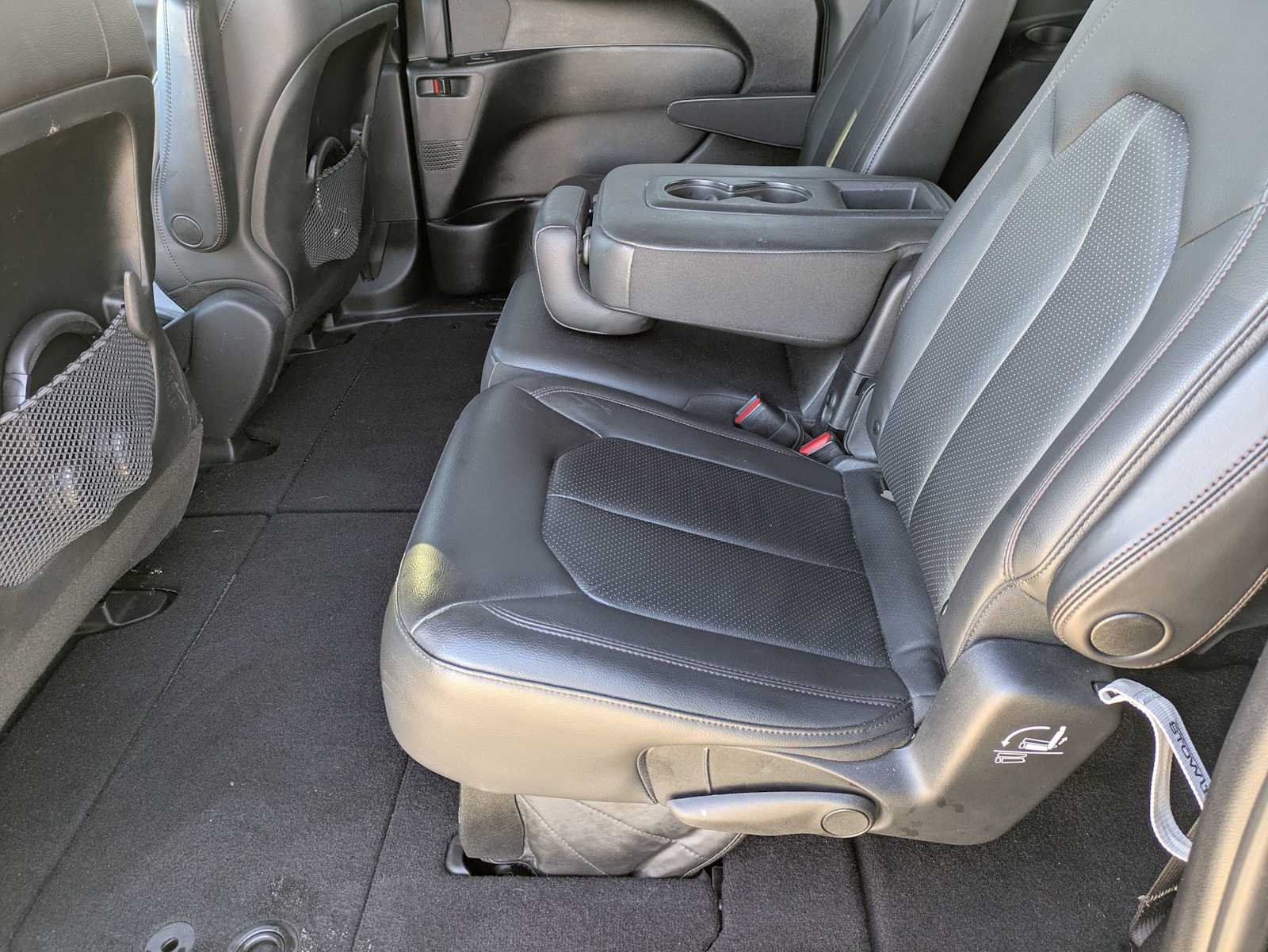 Thumbnail: 2020 Chrysler Pacifica - 16