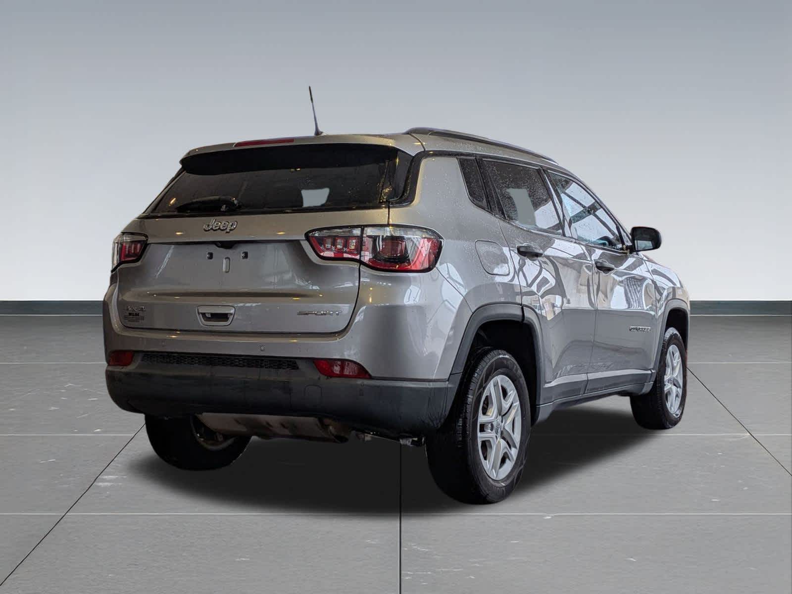 Thumbnail: 2018 Jeep Compass - 6