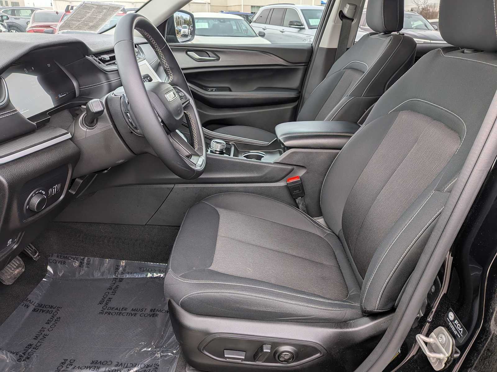 Thumbnail: 2023 Jeep Grand Cherokee - 15