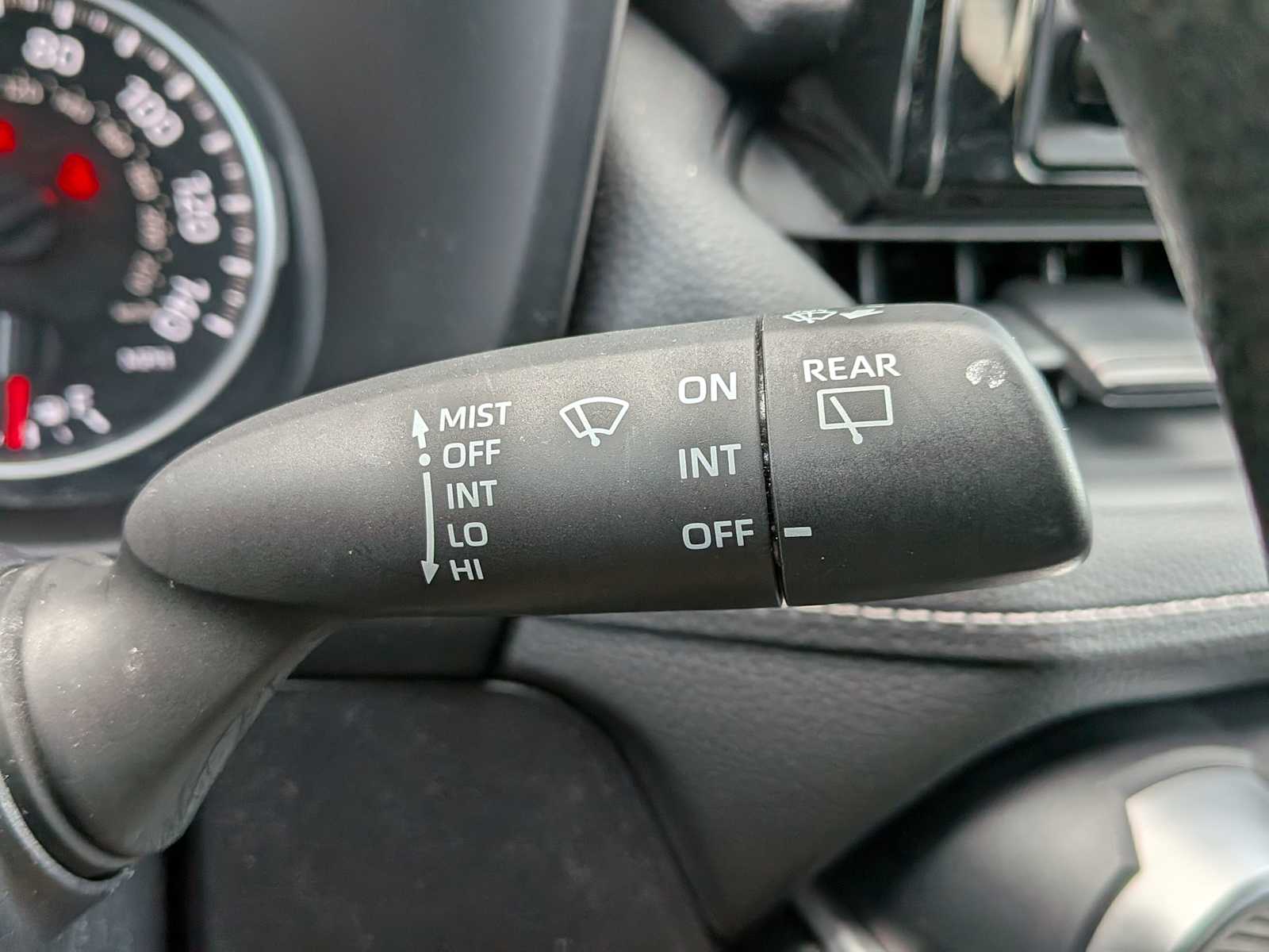 Thumbnail: 2019 Toyota RAV4 - 24