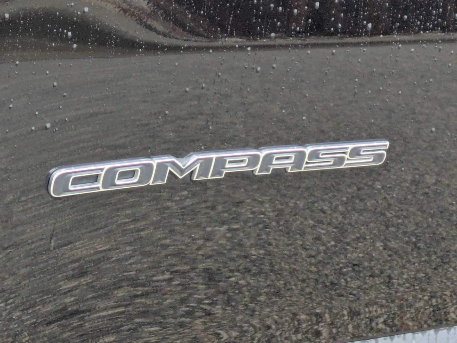 Thumbnail: 2018 Jeep Compass - 11