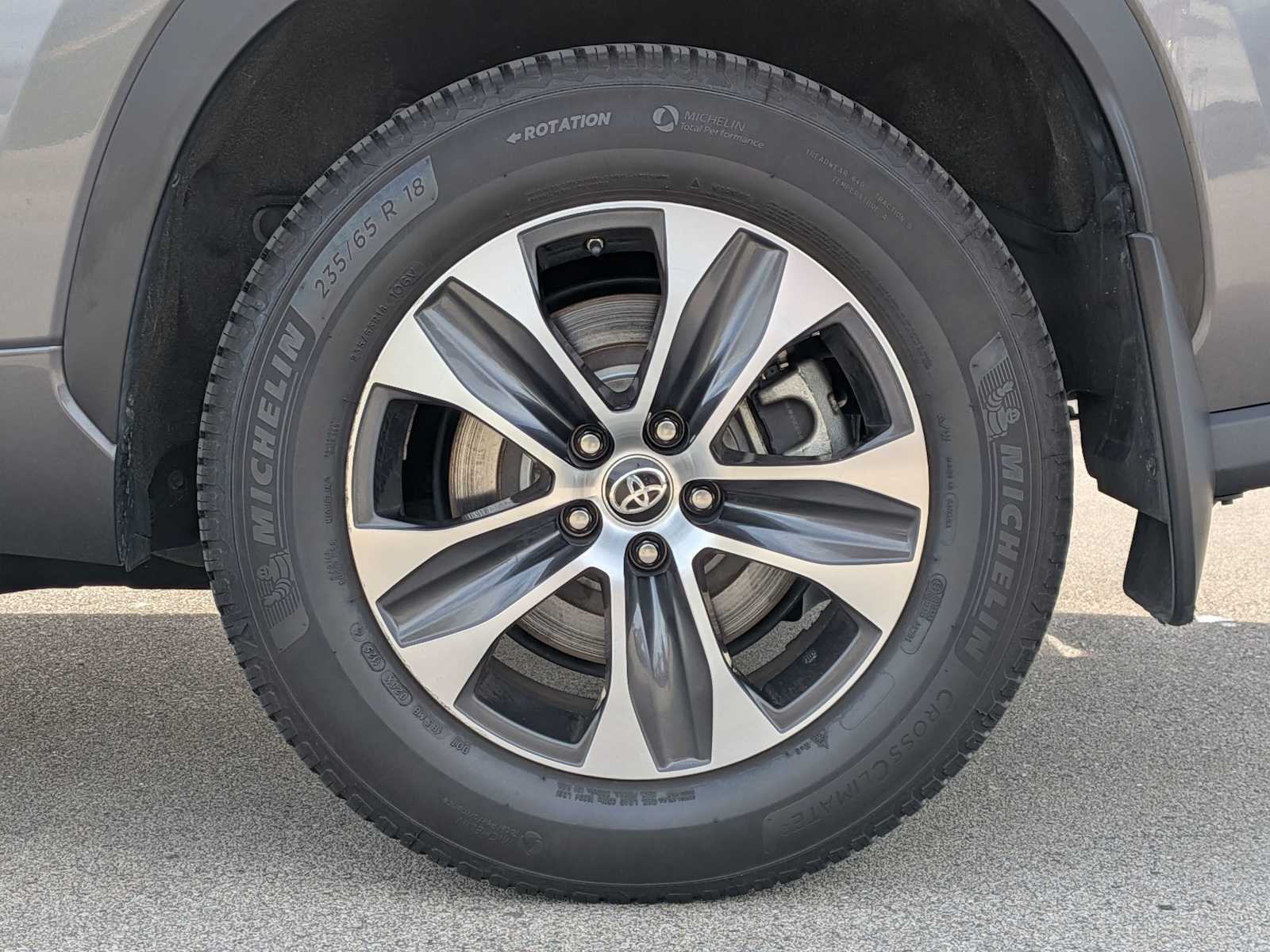 Thumbnail: 2021 Toyota Highlander - 12