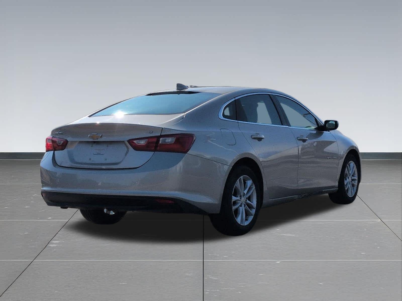 Thumbnail: 2016 Chevrolet Malibu - 6
