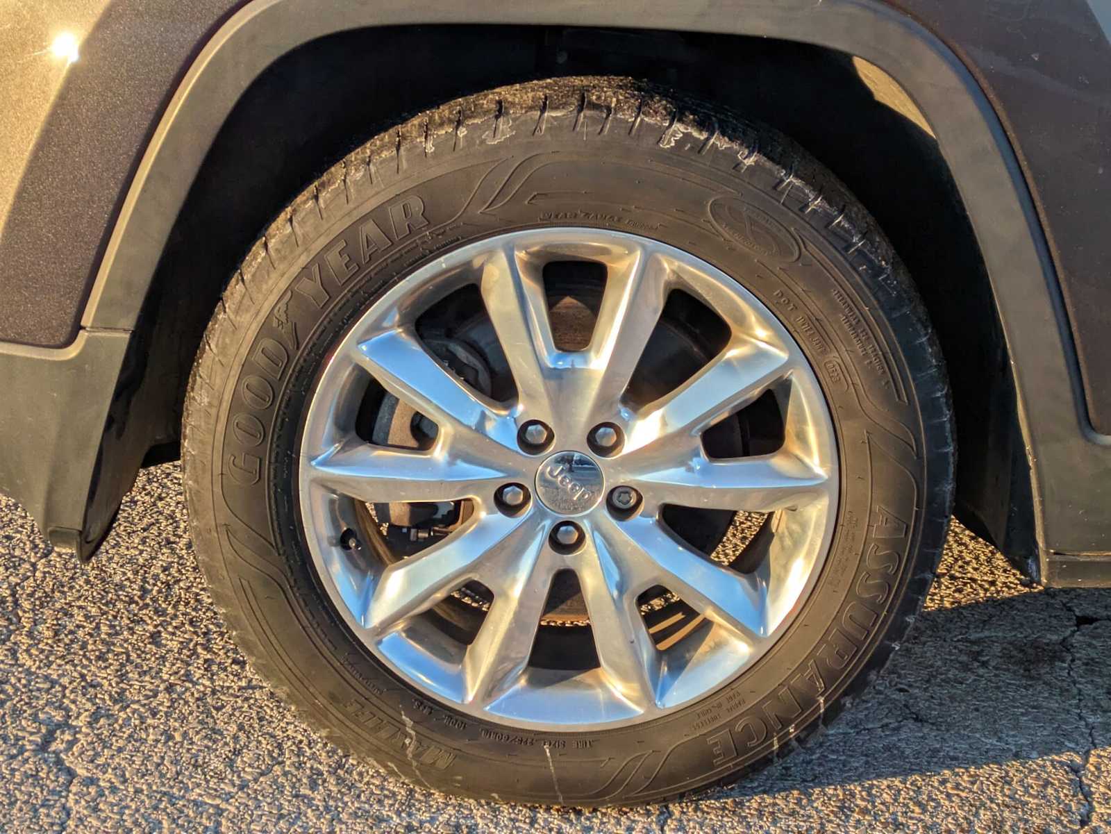 Thumbnail: 2016 Jeep Cherokee - 11