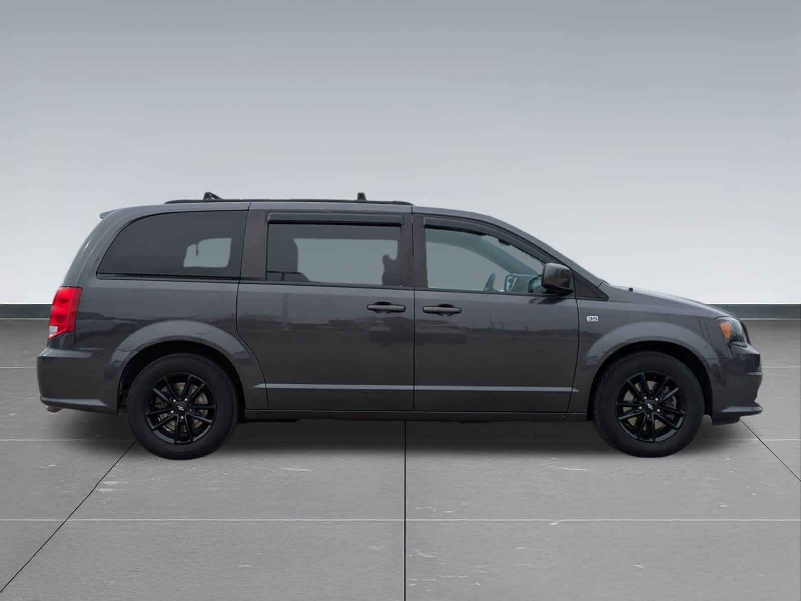 Thumbnail: 2019 Dodge Grand Caravan - 4