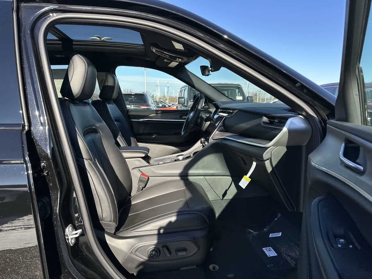 Thumbnail: 2025 Jeep Grand Cherokee L - 20