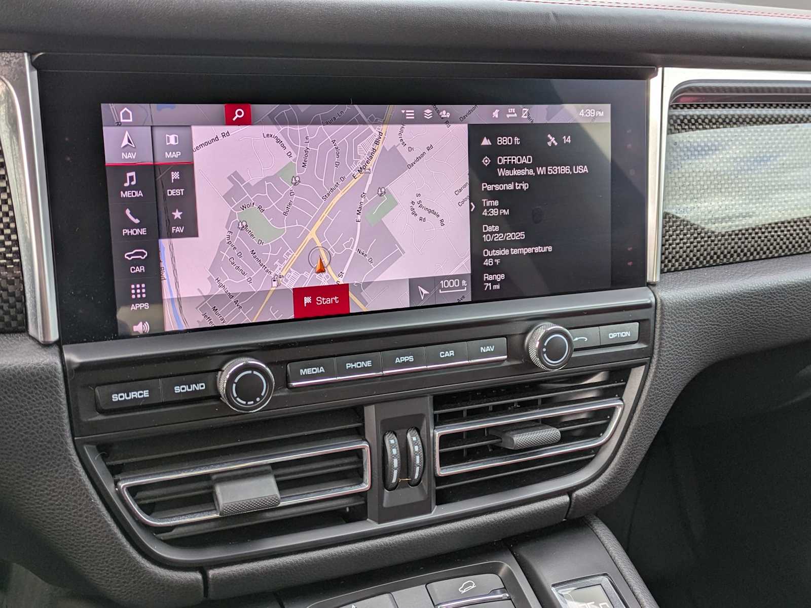 Thumbnail: 2021 Porsche Macan - 29