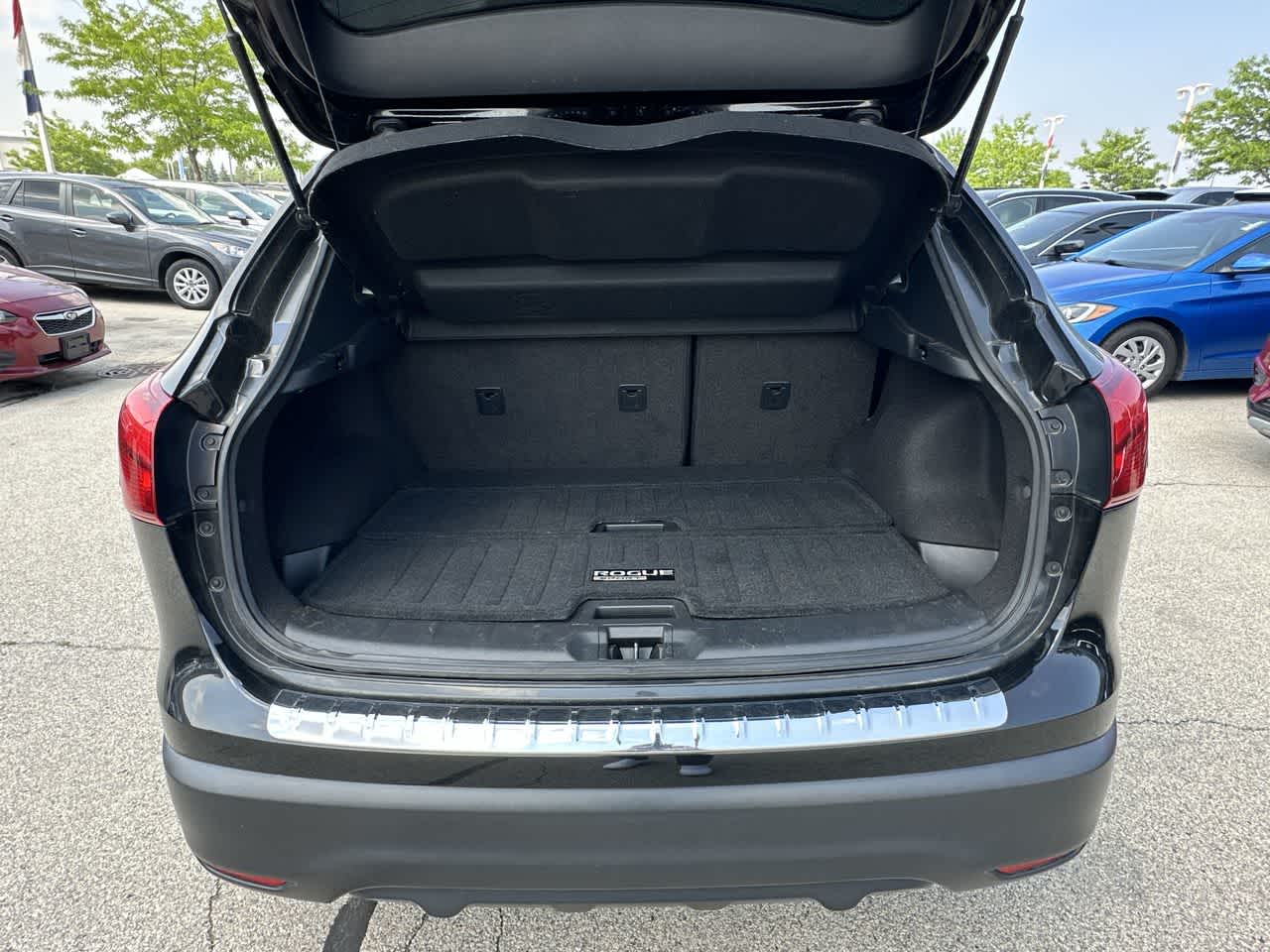 2017 Nissan Rogue Sport SV 36