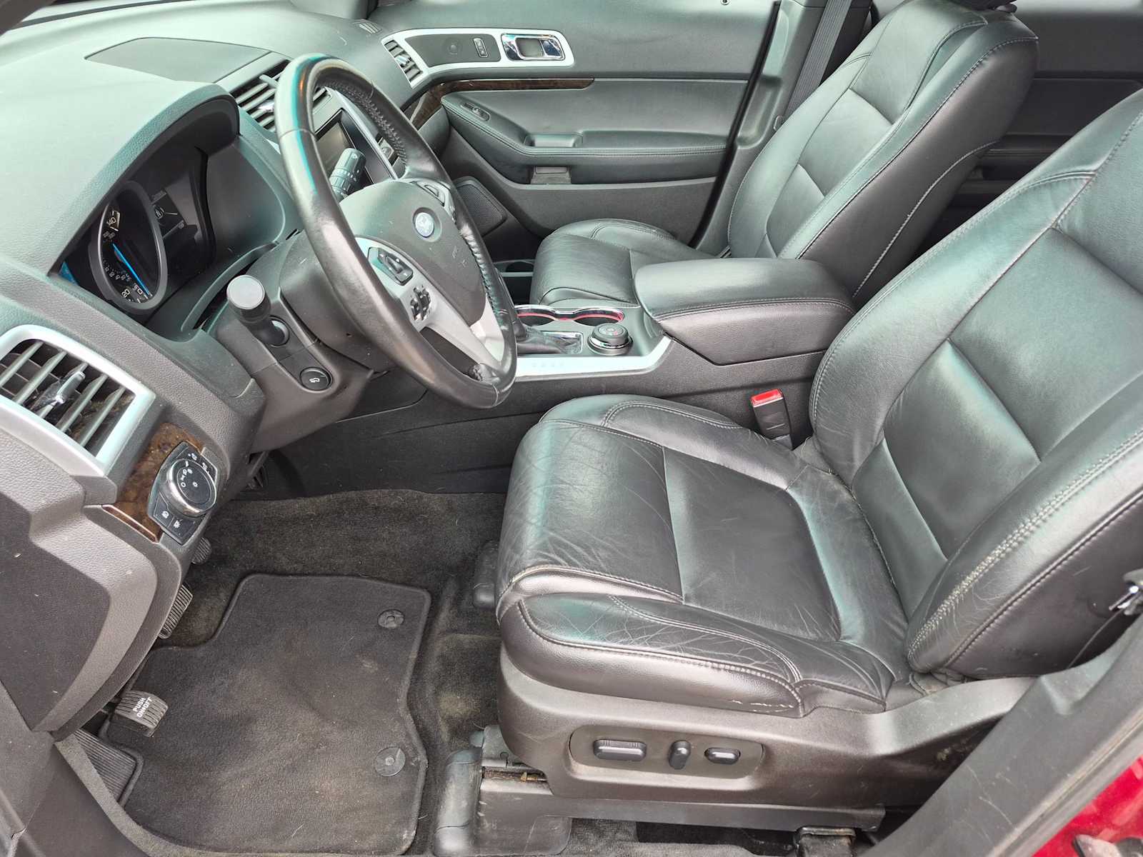 Thumbnail: 2015 Ford Explorer - 17
