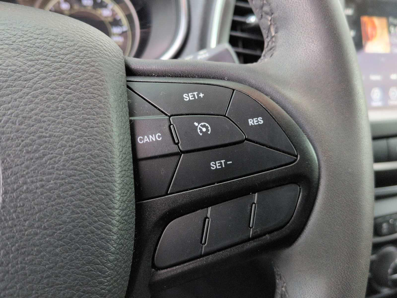 Thumbnail: 2021 Jeep Cherokee - 24