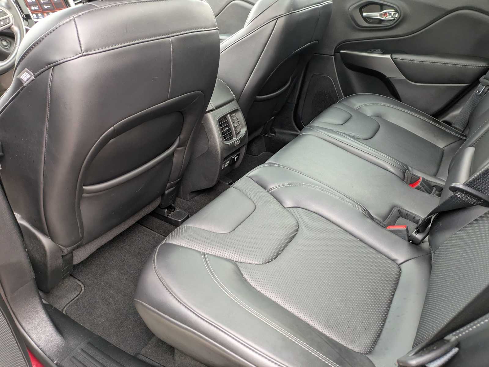 Thumbnail: 2021 Jeep Cherokee - 16