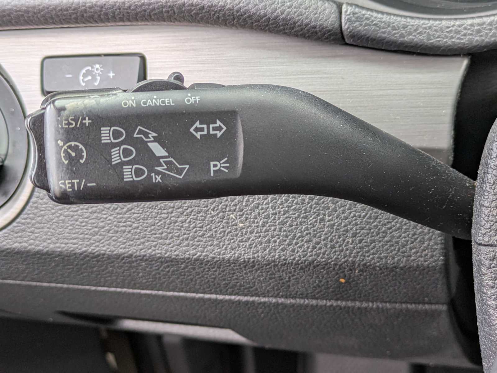 Thumbnail: 2014 Volkswagen Passat - 25
