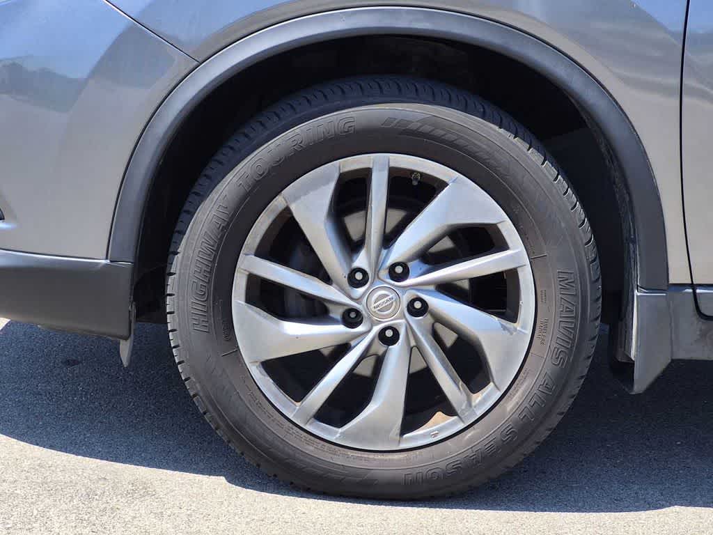 Thumbnail: 2015 Nissan Rogue - 15
