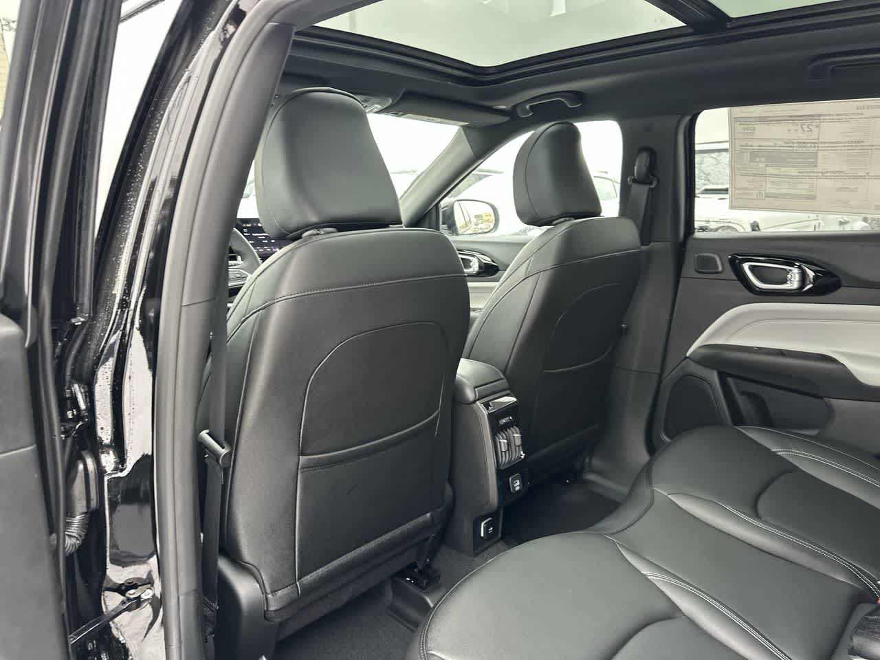 2025 Jeep Compass Limited 15