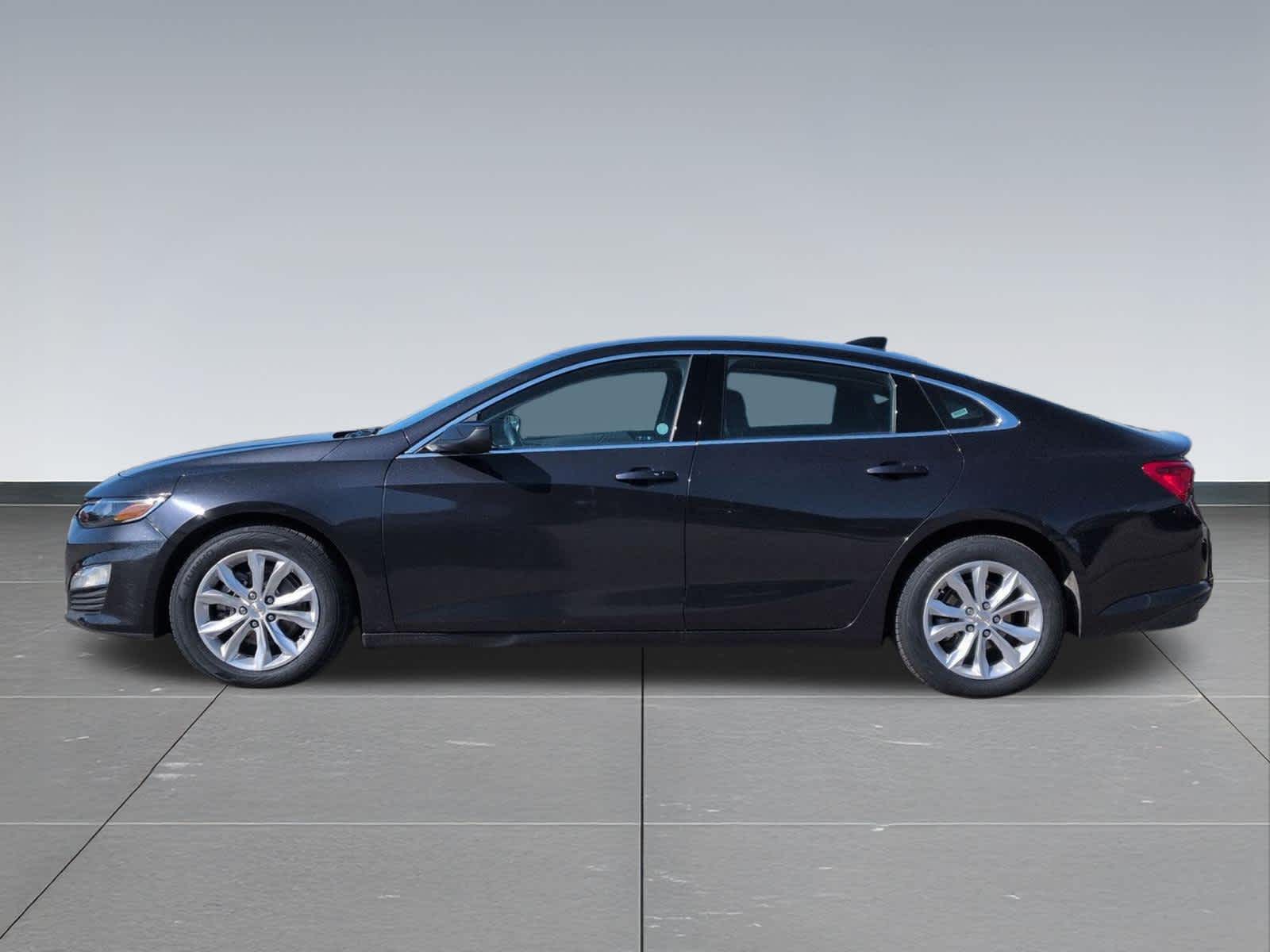 Thumbnail: 2023 Chevrolet Malibu - 3