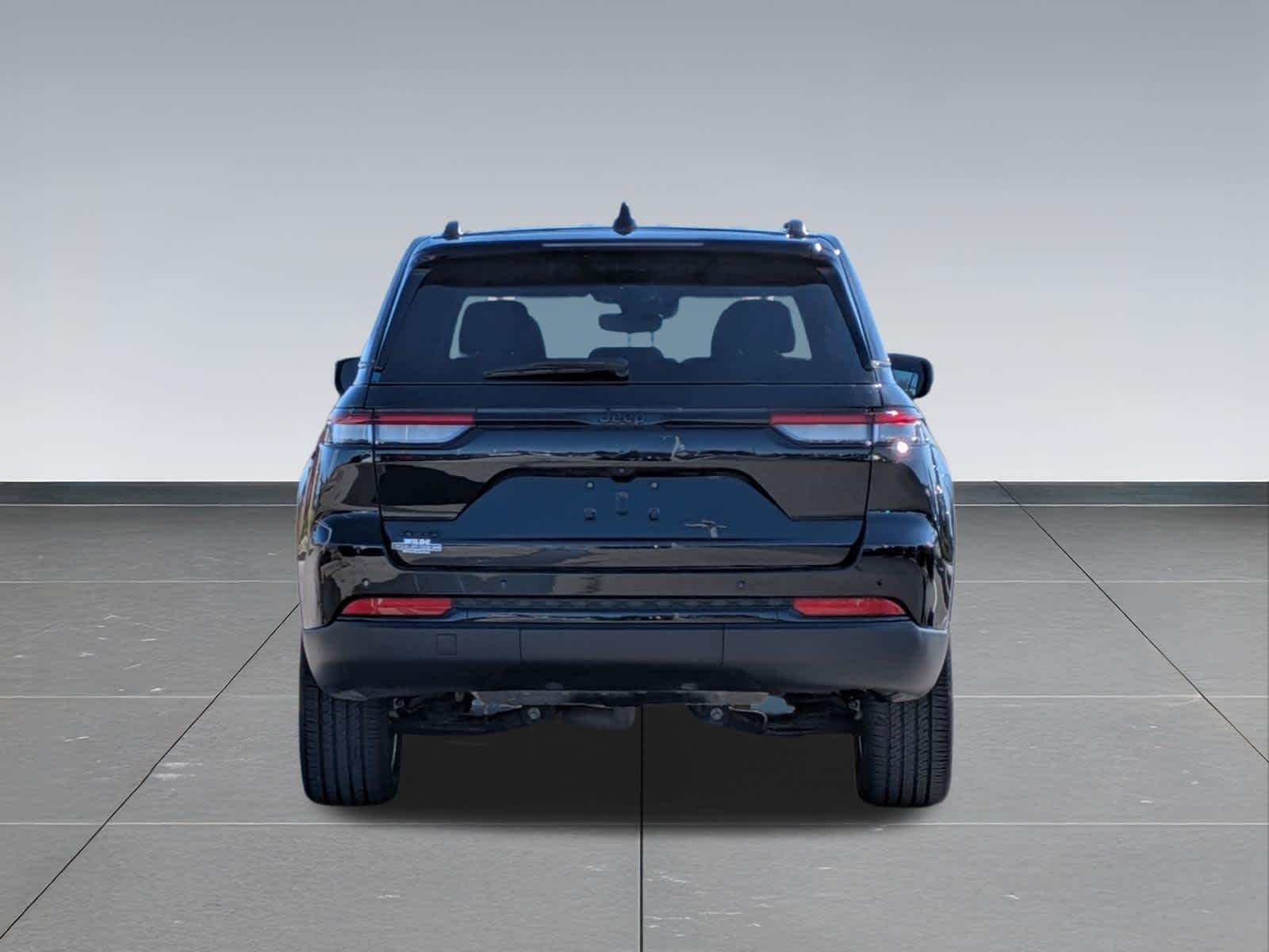 Thumbnail: 2023 Jeep Grand Cherokee - 4