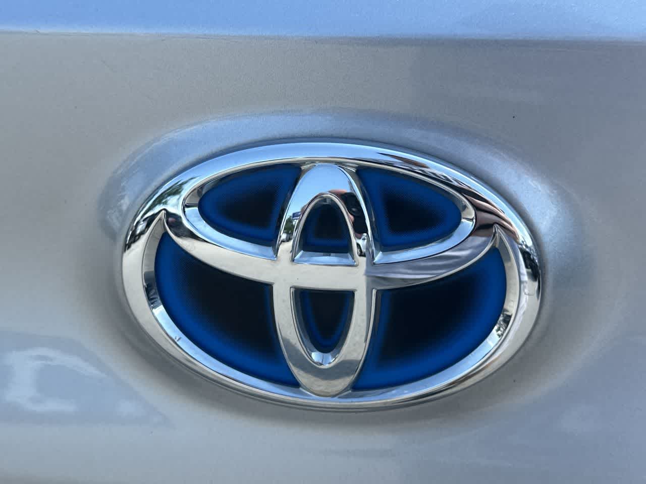 Thumbnail: 2016 Toyota Camry - 16