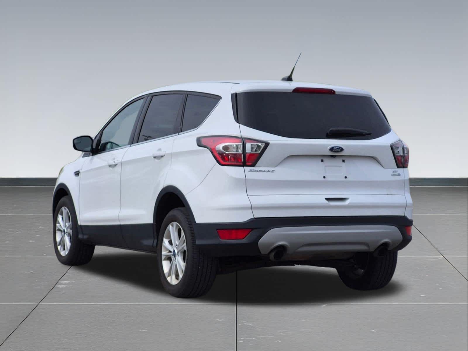 Thumbnail: 2017 Ford Escape - 4