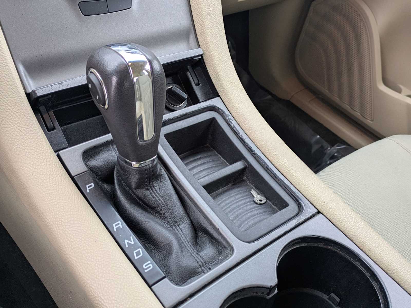 Thumbnail: 2017 Ford Taurus - 26