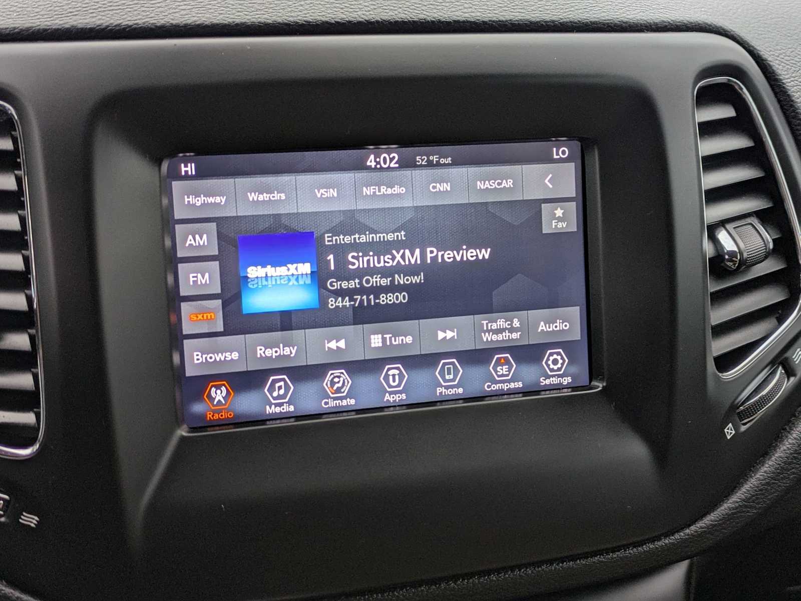 Thumbnail: 2018 Jeep Compass - 23