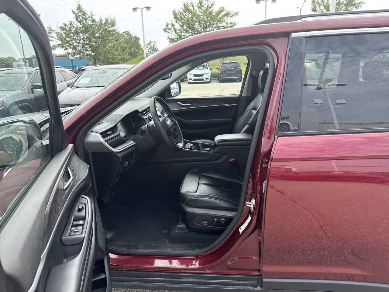 Used 2023 Jeep Grand Cherokee Limited with VIN 1C4RJHBG2PC521419 for sale in Waukesha, WI