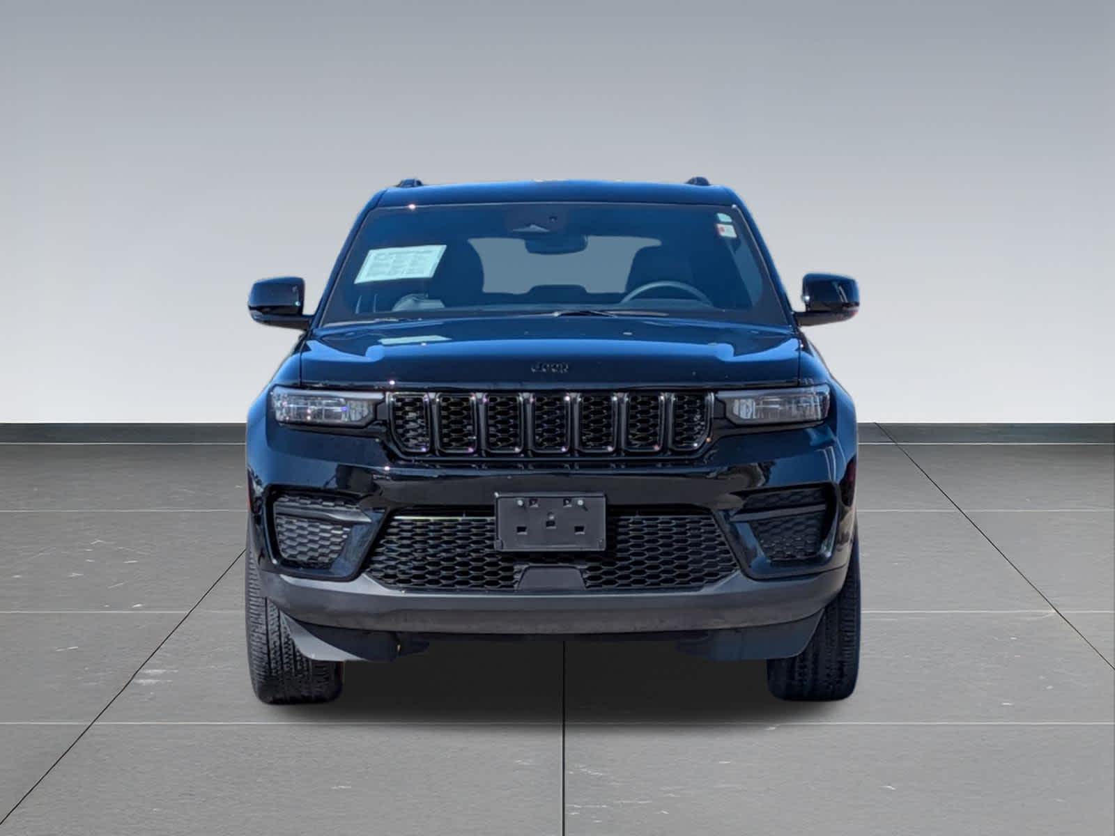 Thumbnail: 2023 Jeep Grand Cherokee - 8