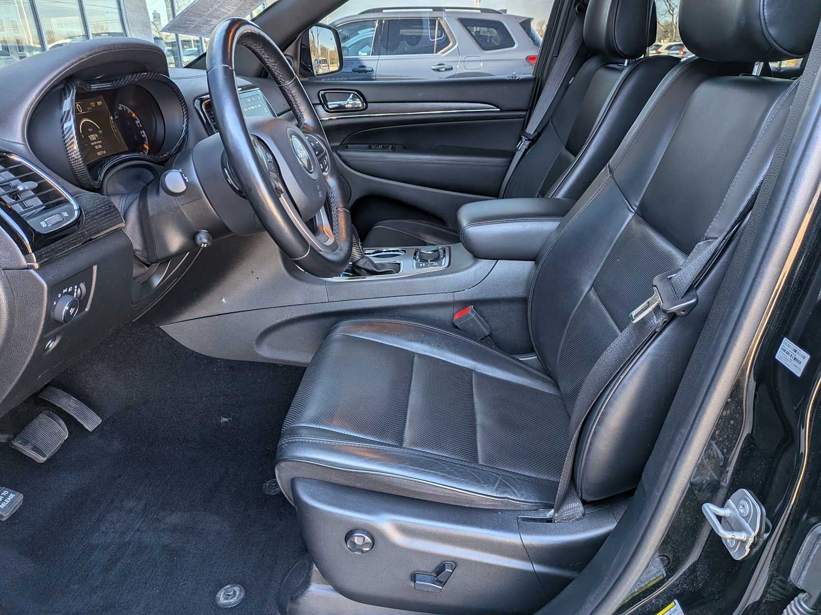 Thumbnail: 2020 Jeep Grand Cherokee - 15