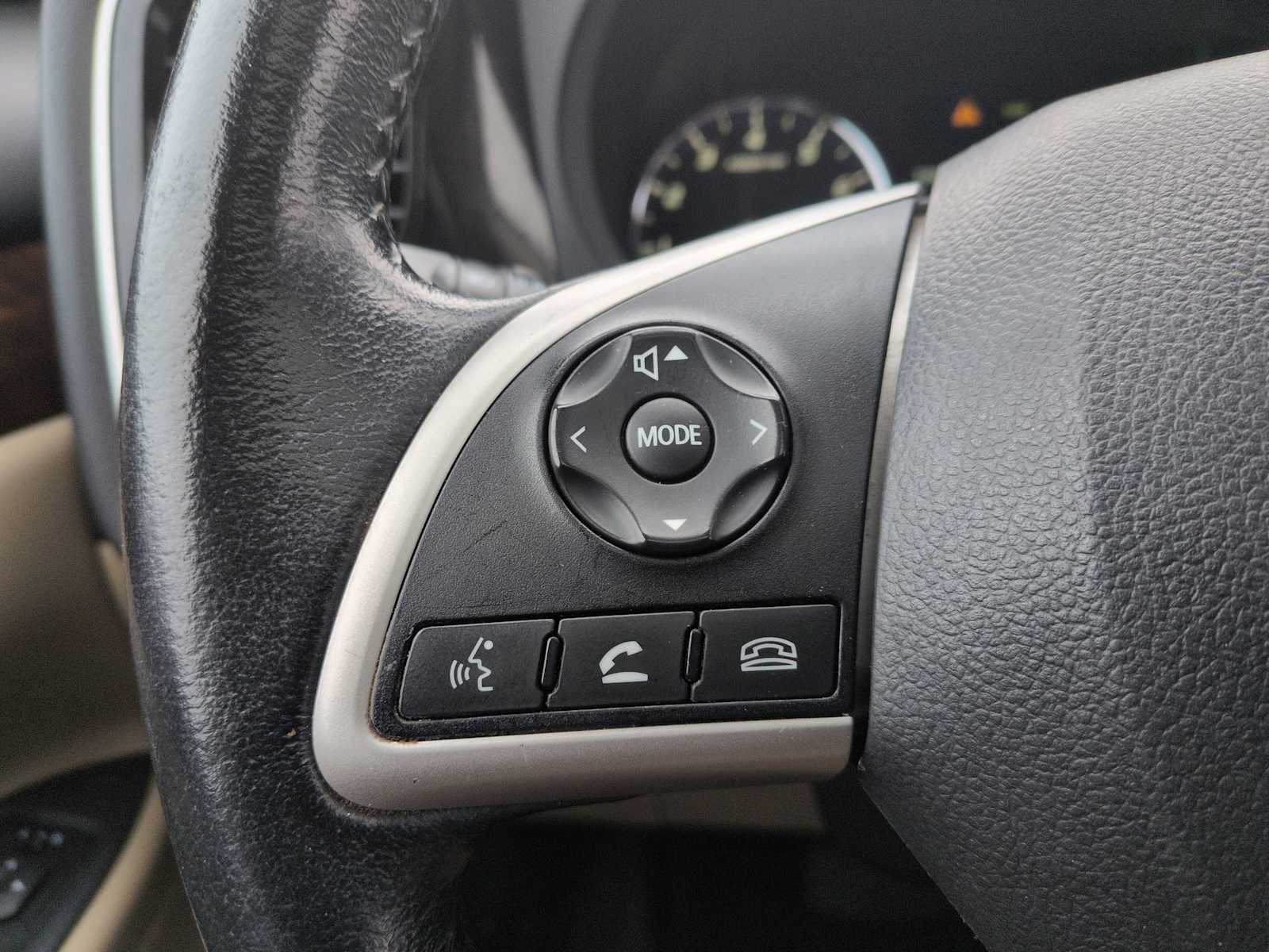 Thumbnail: 2014 Mitsubishi Outlander - 23