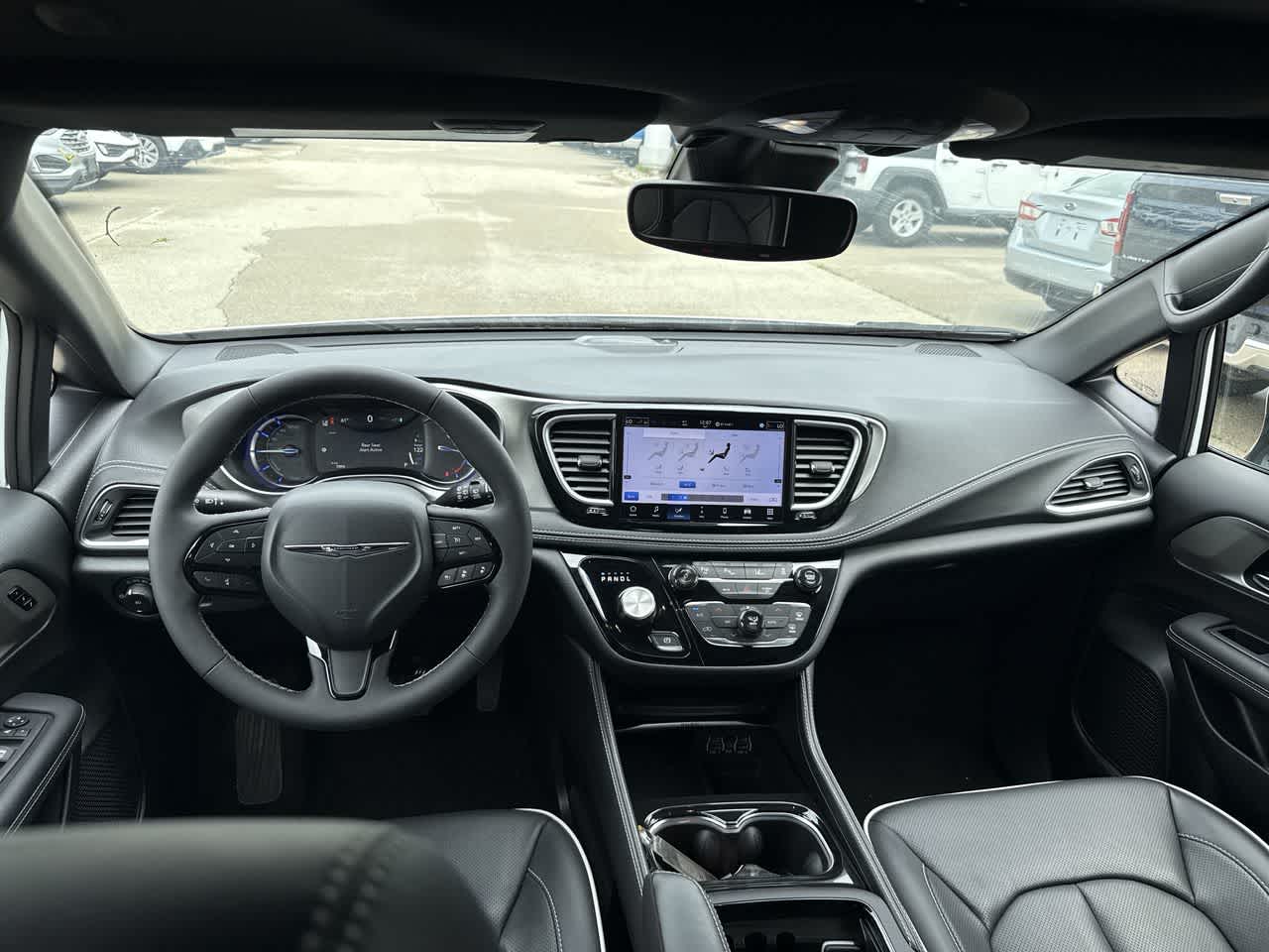 Thumbnail: 2024 Chrysler Pacifica - 15