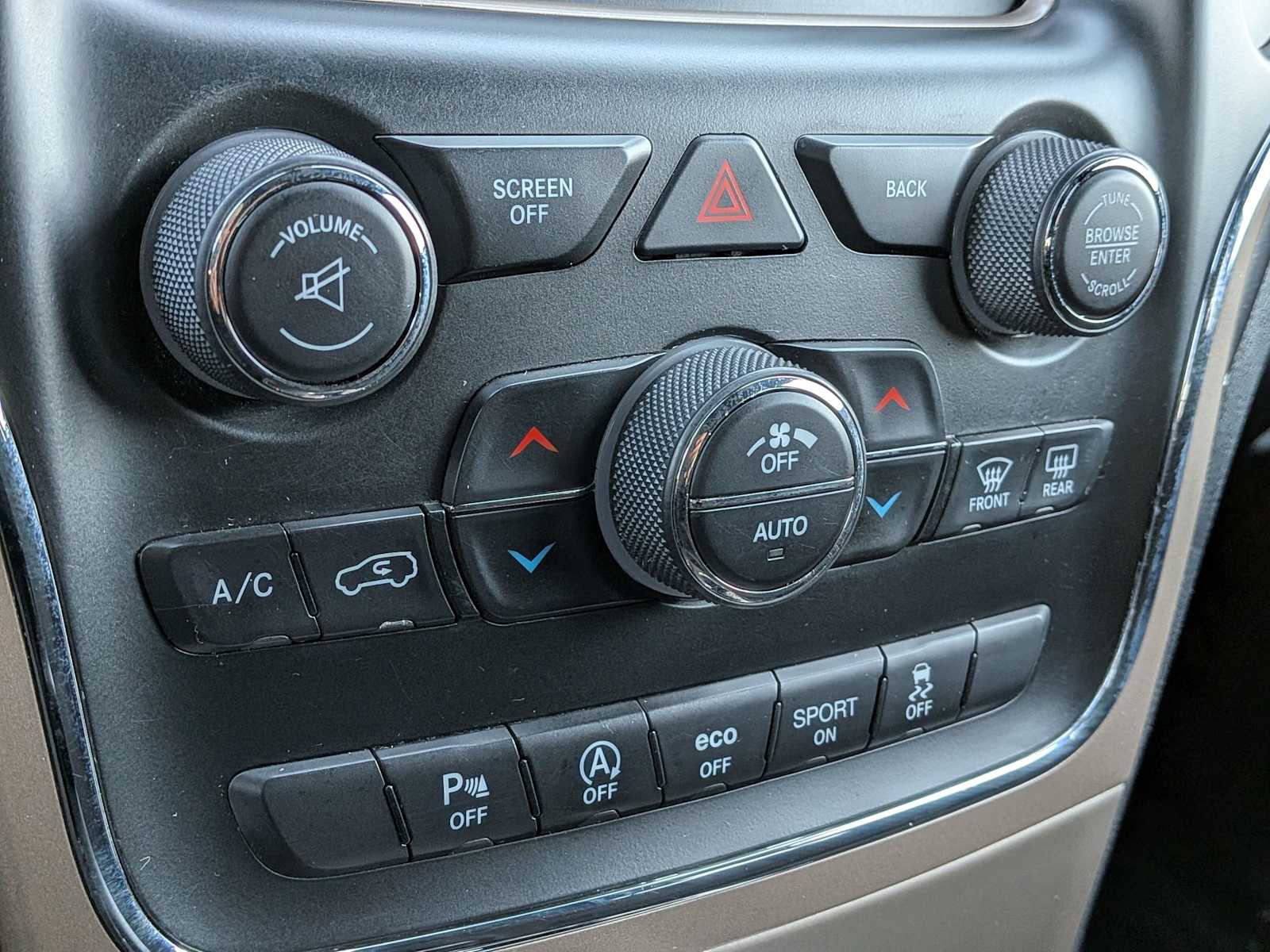 Thumbnail: 2017 Jeep Grand Cherokee - 28