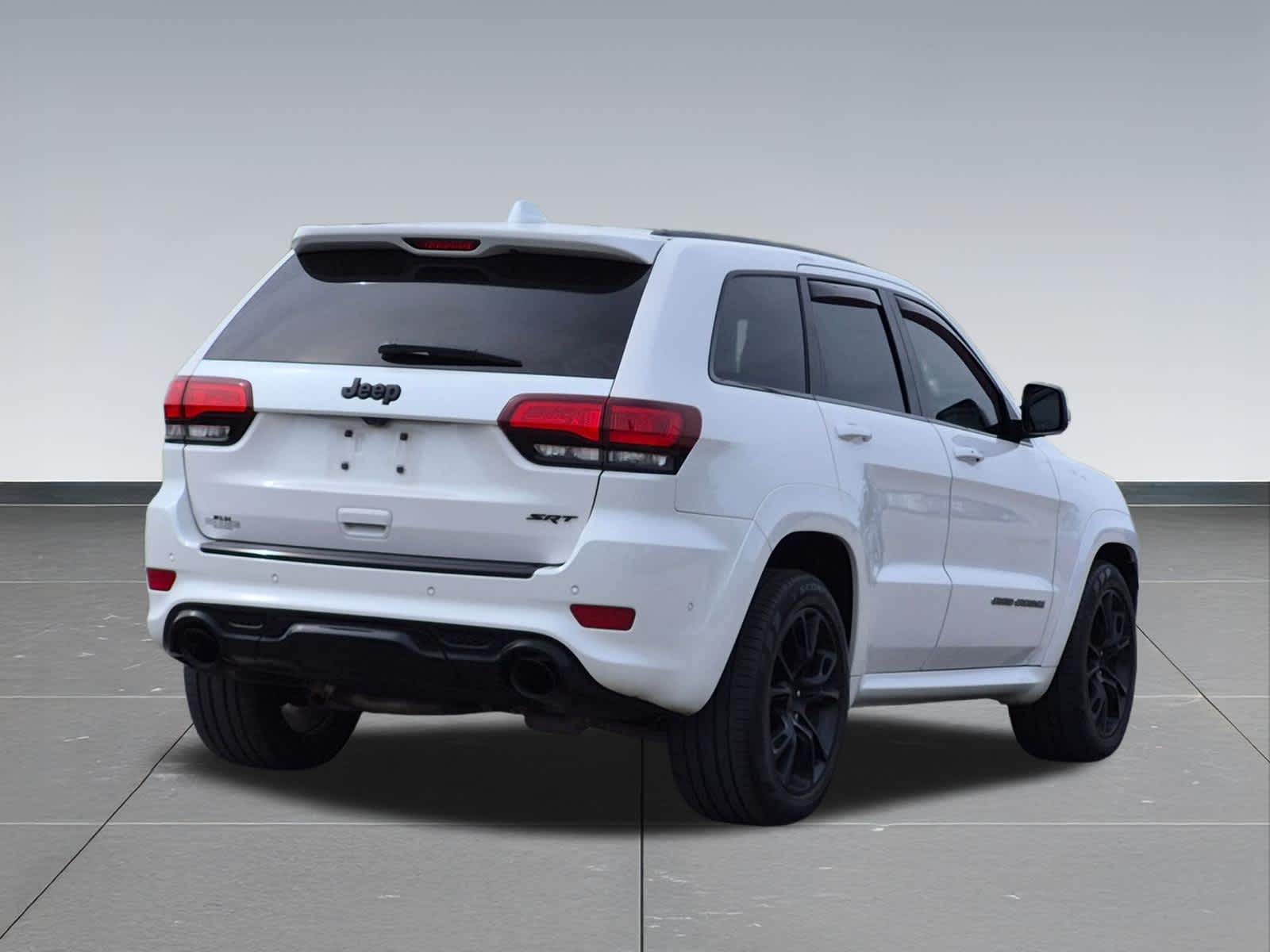 Thumbnail: 2017 Jeep Grand Cherokee - 6