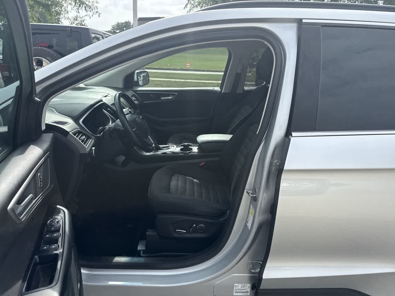 Thumbnail: 2015 Ford Edge - 2