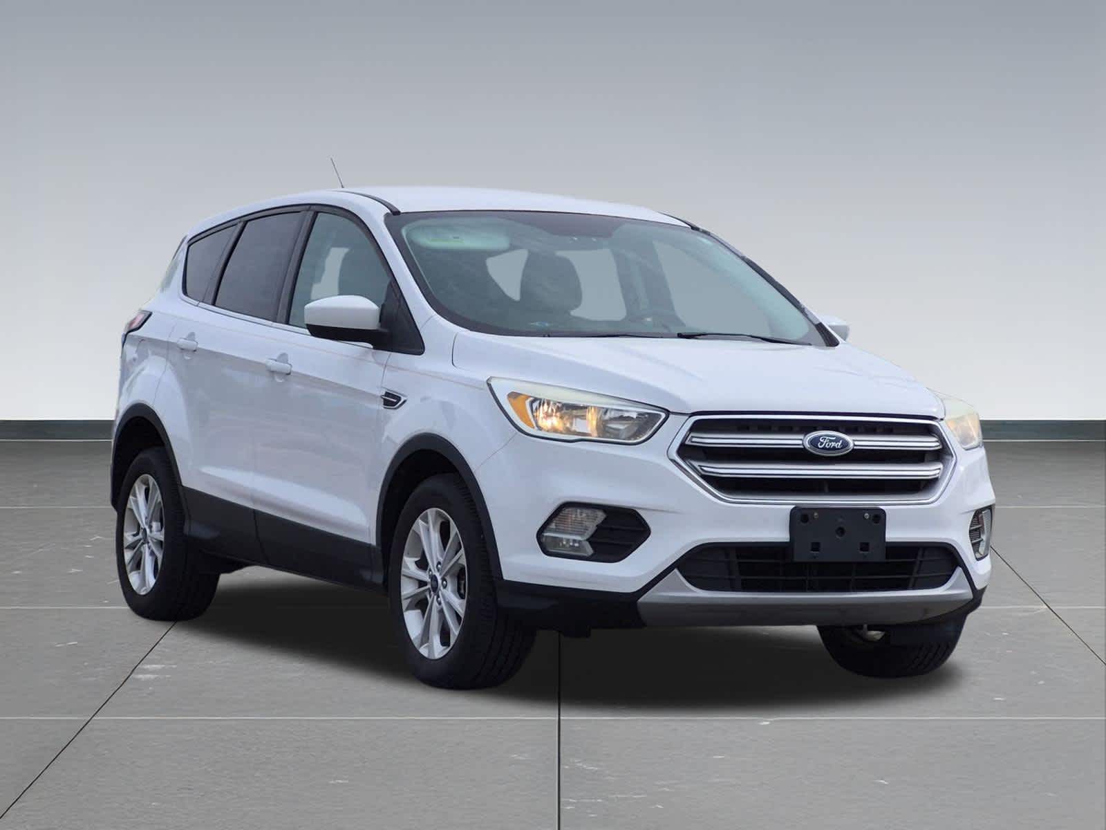 Thumbnail: 2017 Ford Escape - 8