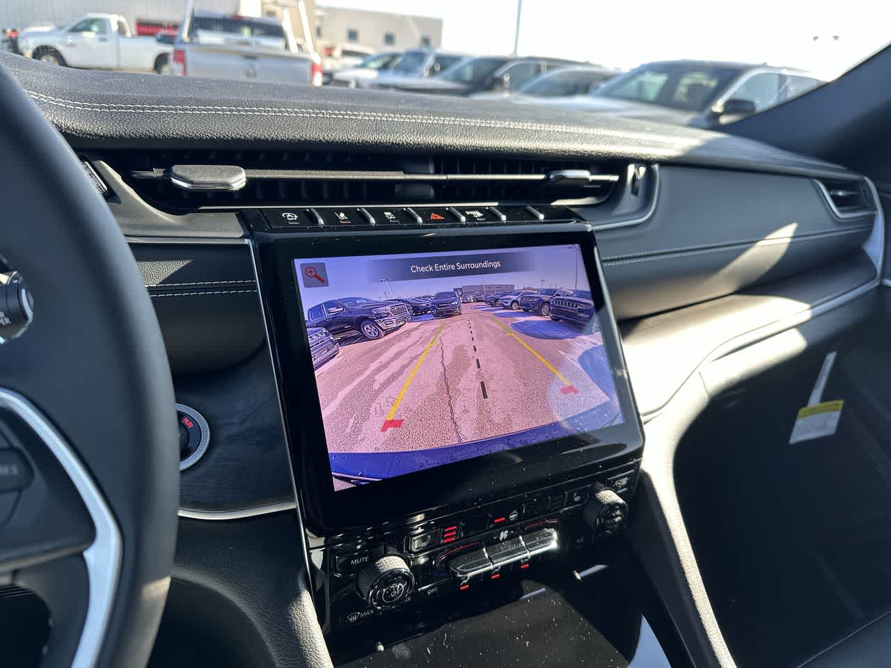 Thumbnail: 2025 Jeep Grand Cherokee L - 24