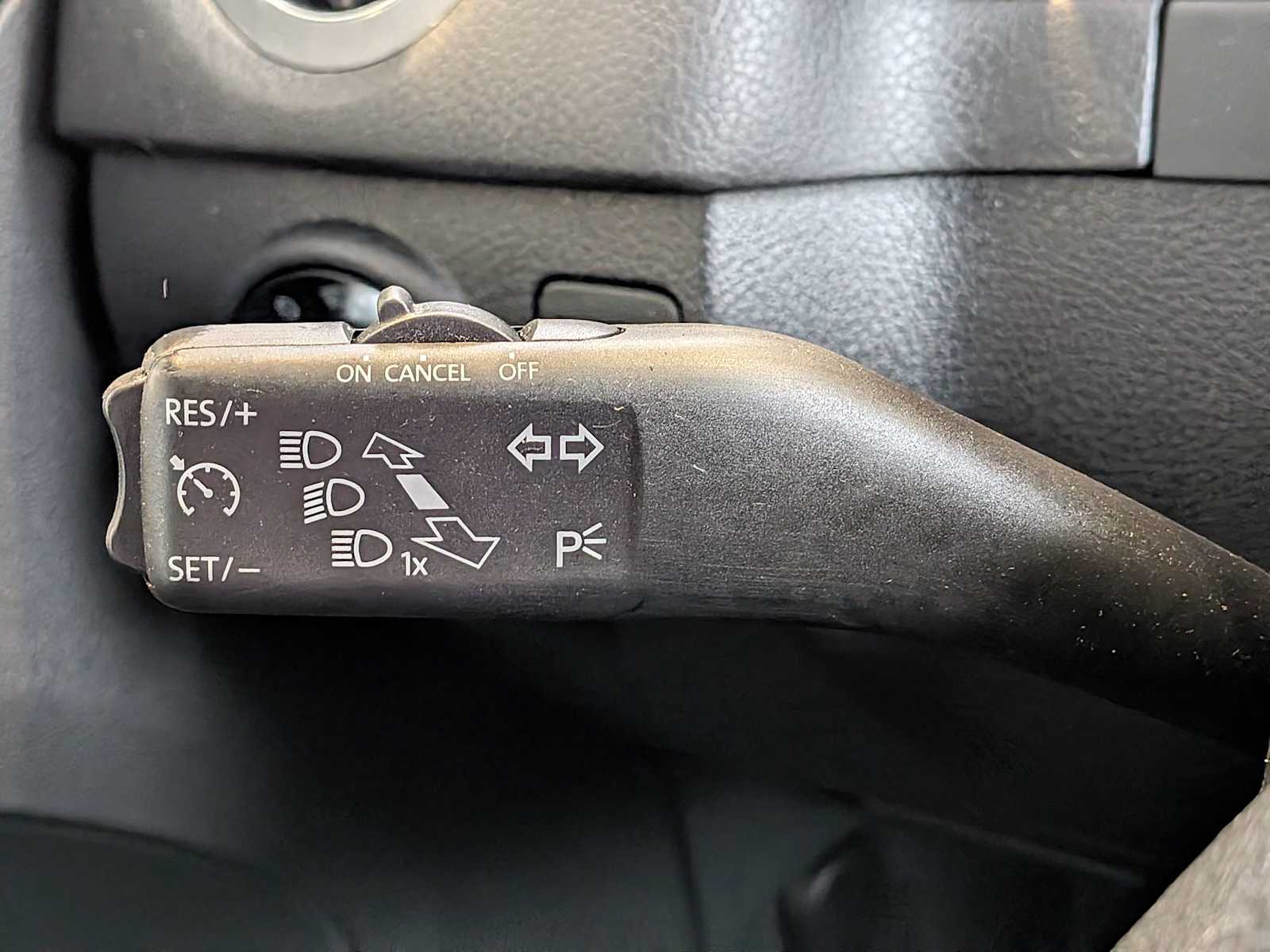 Thumbnail: 2014 Volkswagen Tiguan - 24