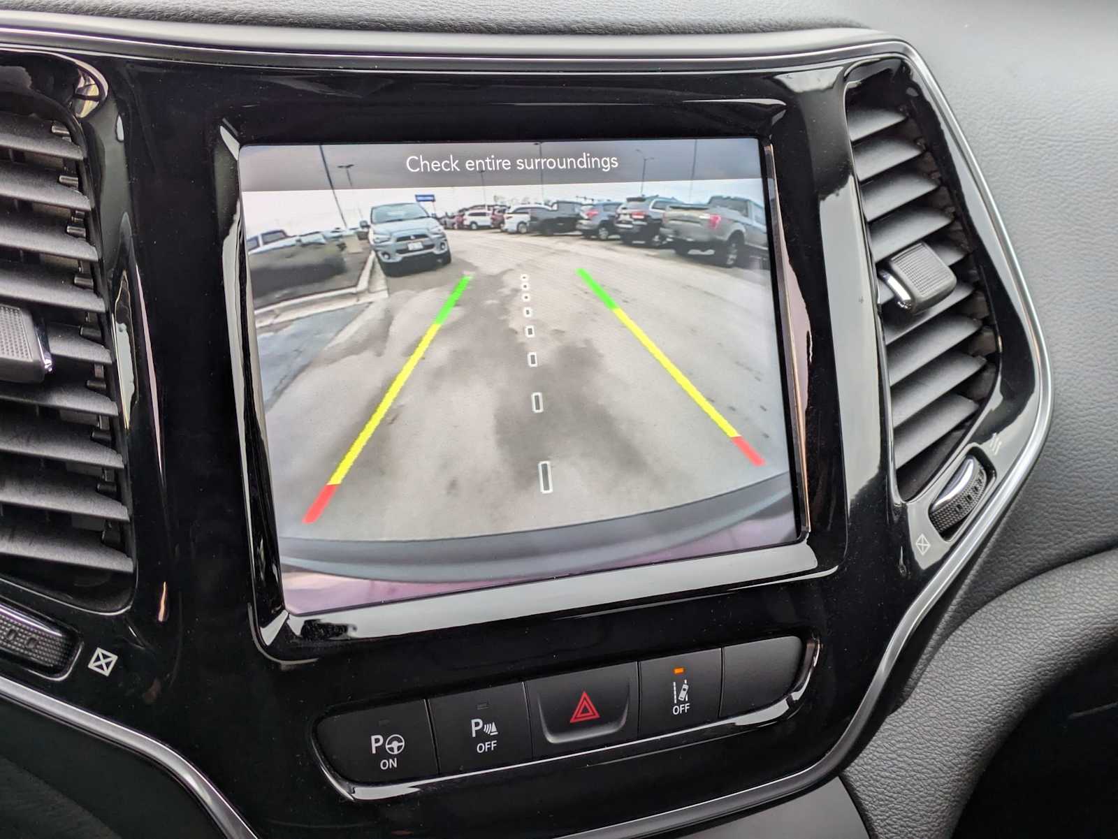 Thumbnail: 2021 Jeep Cherokee - 29