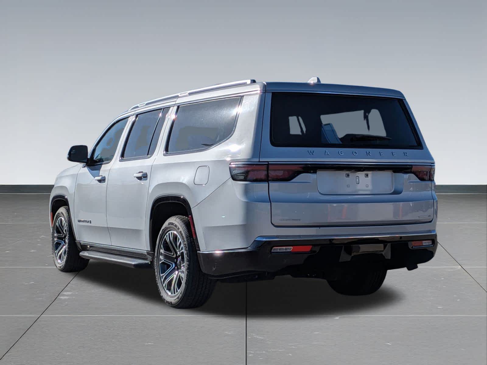 Thumbnail: 2023 Jeep Wagoneer - 4