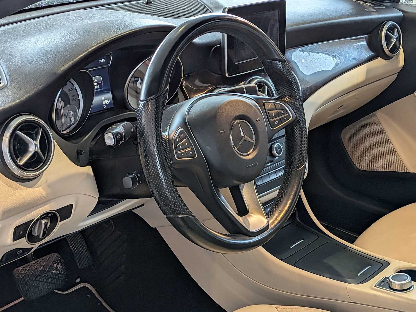 Thumbnail: 2015 Mercedes-Benz CLA - 2