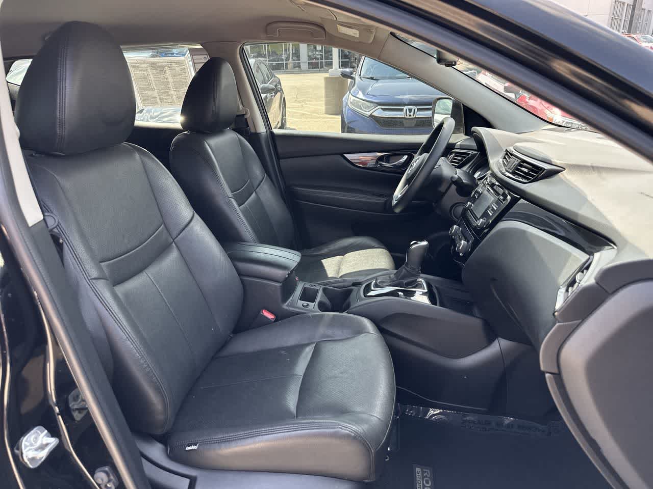2017 Nissan Rogue Sport SV 26